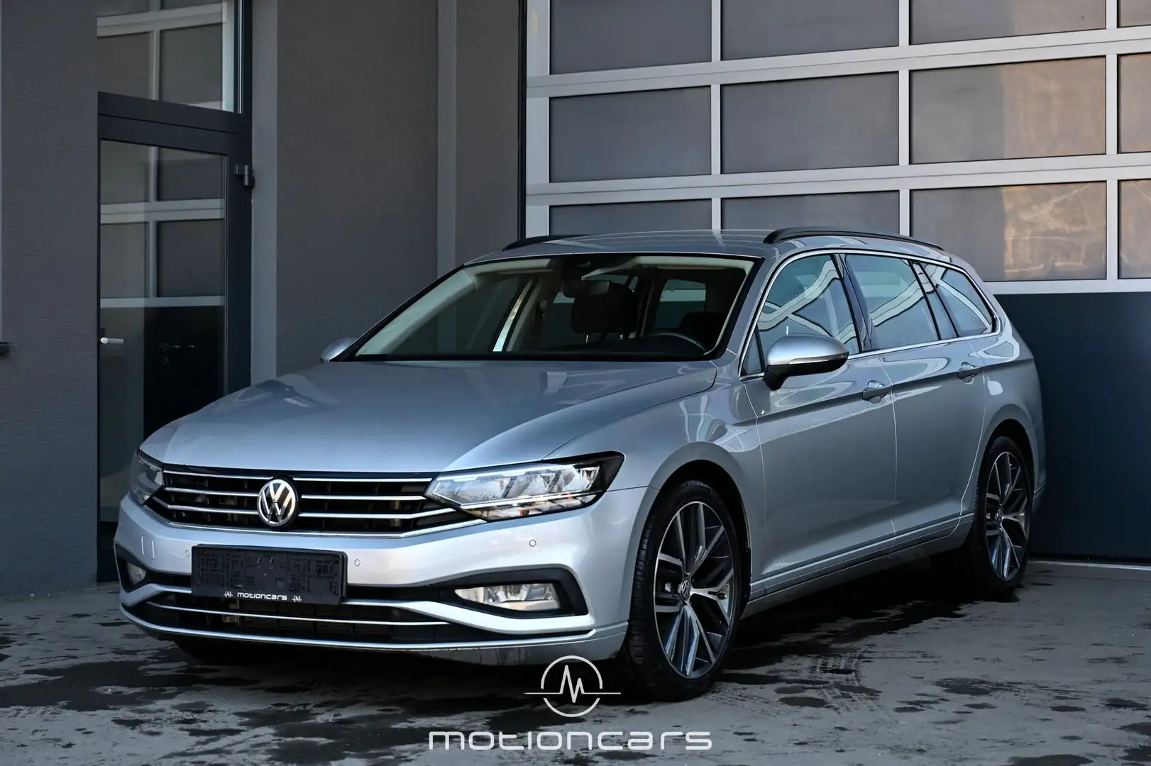 Volkswagen Passat Variant Passat 1.5 TSI BMT/Start-Stopp Business Pickerl N Silber - 1
