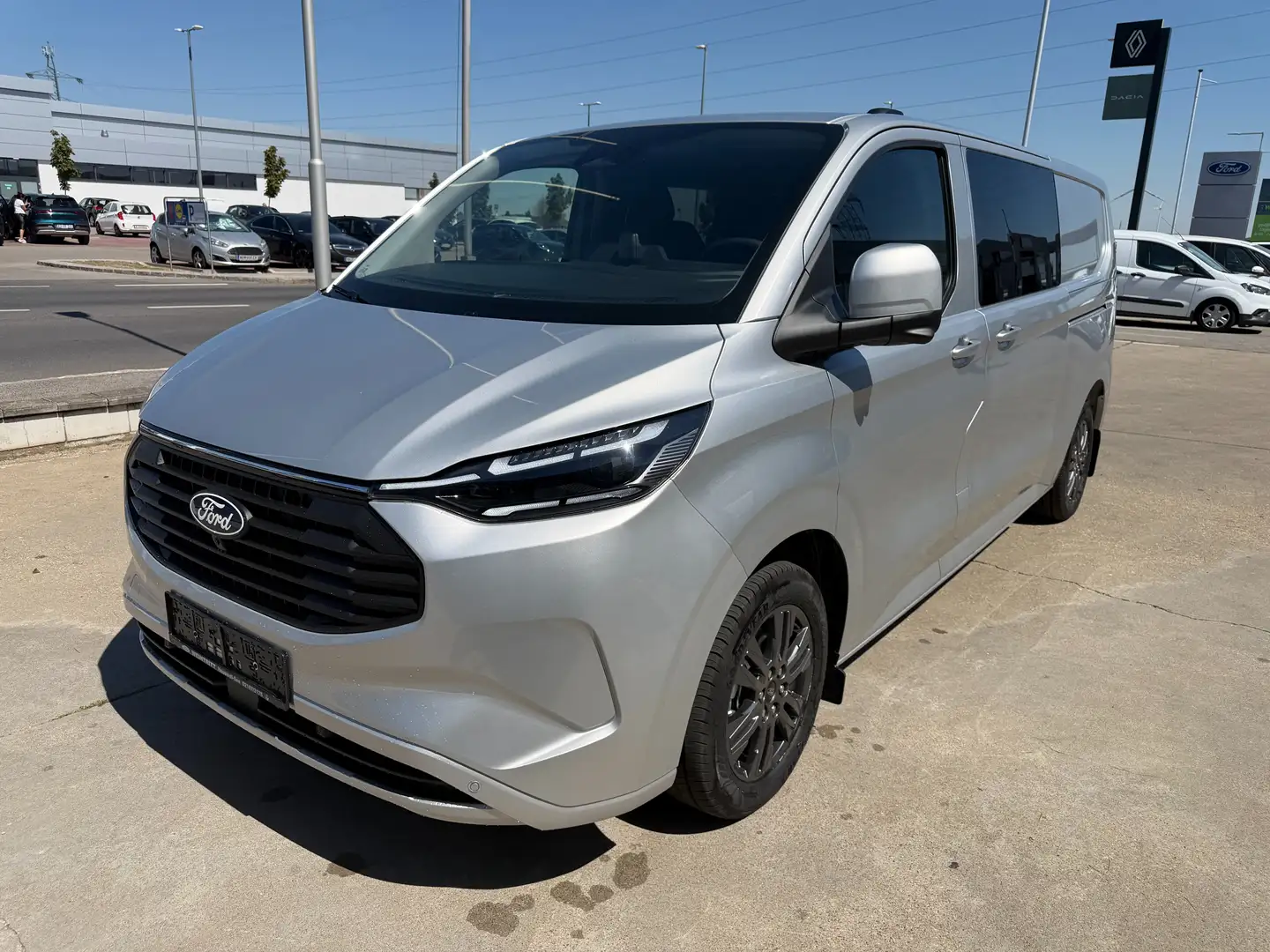 Ford Transit Custom 2.5 Duratec PHEV 320 L2 Limited Doppelkabine Aut. Silber - 1