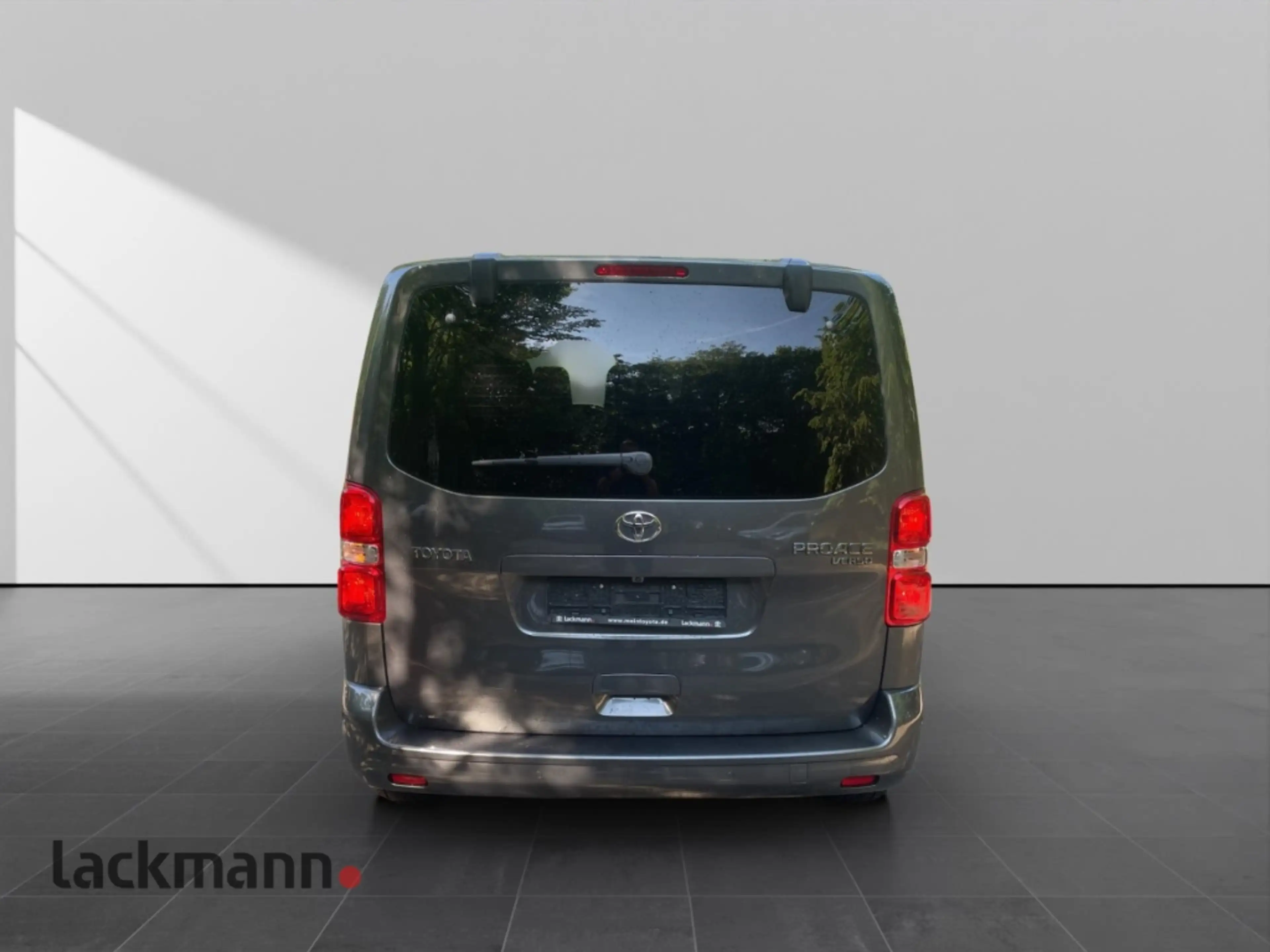 Toyota Proace 2.0 Verso L1 Team D*Leder*Pano*Navi* — photo 6