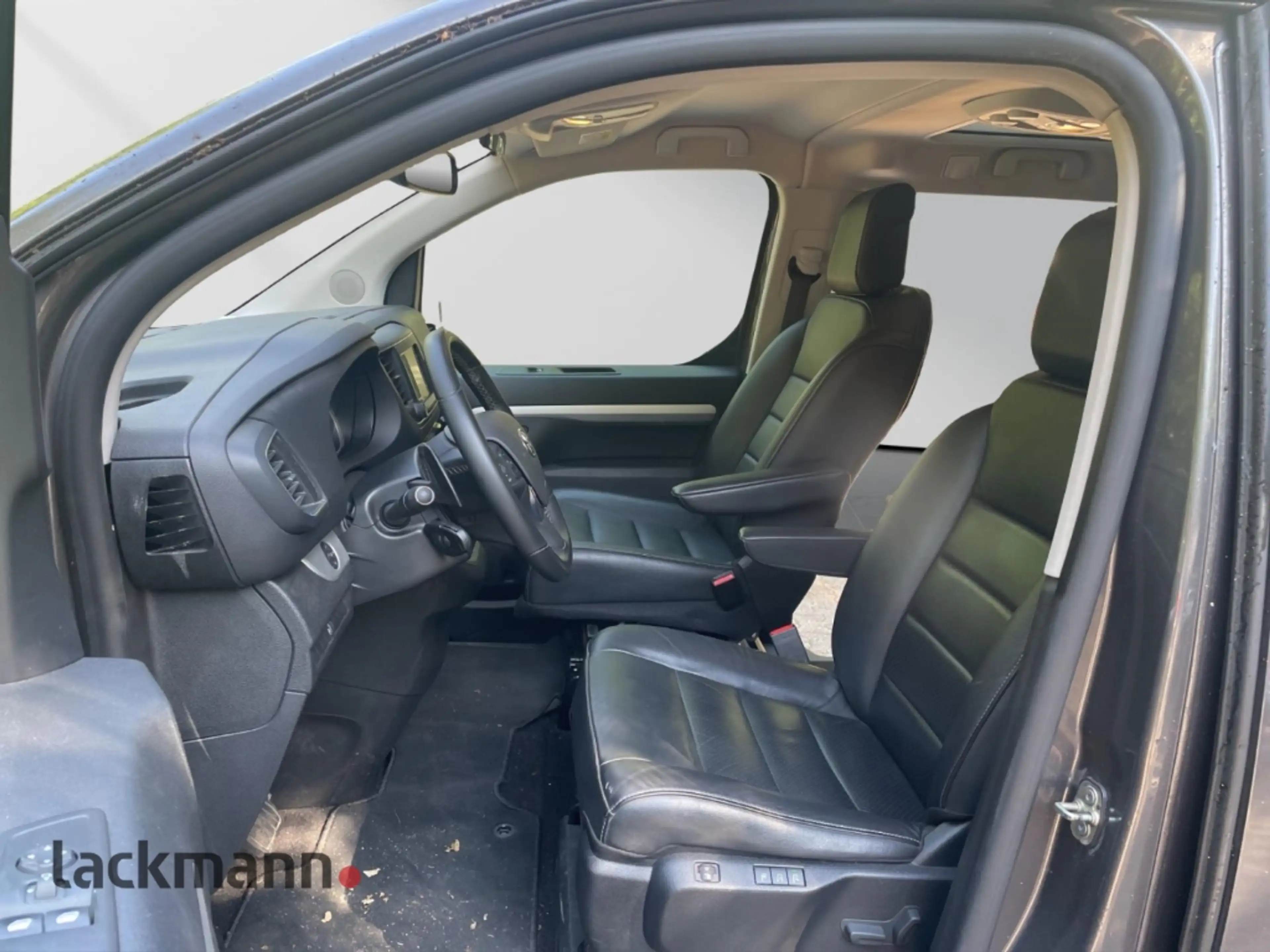 Toyota Proace 2.0 Verso L1 Team D*Leder*Pano*Navi* — photo 15
