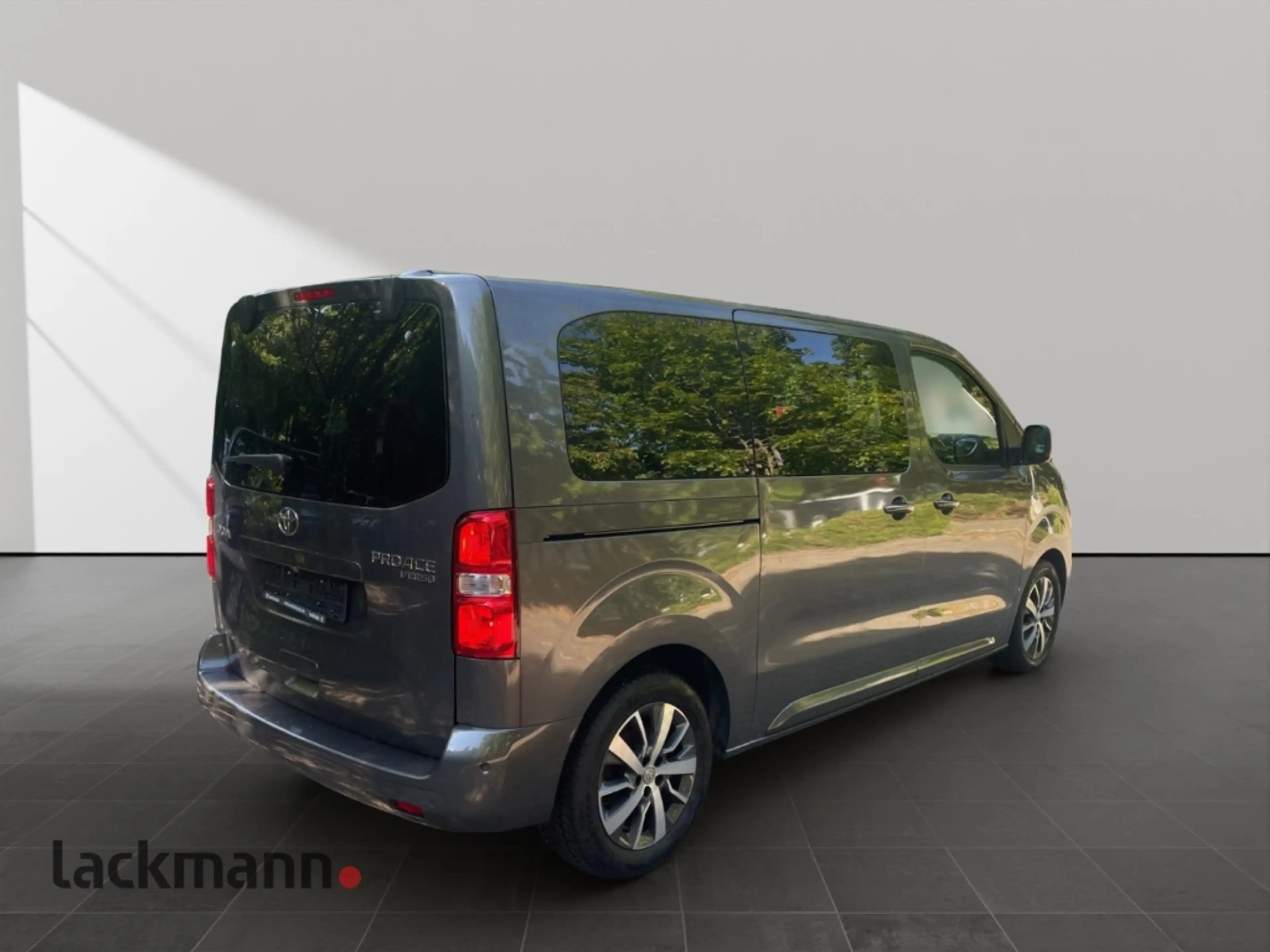 Toyota Proace 2.0 Verso L1 Team D*Leder*Pano*Navi* — photo 5