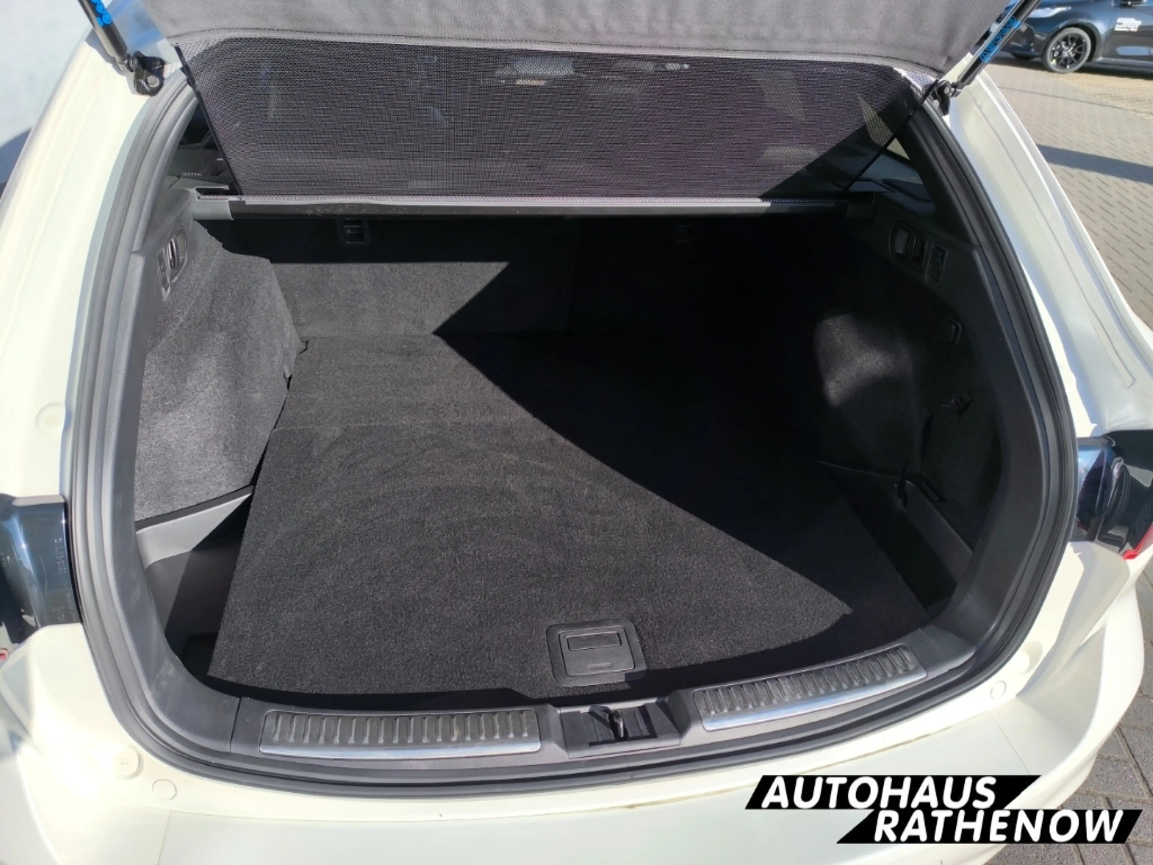 Mazda 6 Kombi Center-Line AHK-abnehmbar Navi LED ACC Apple — photo 13