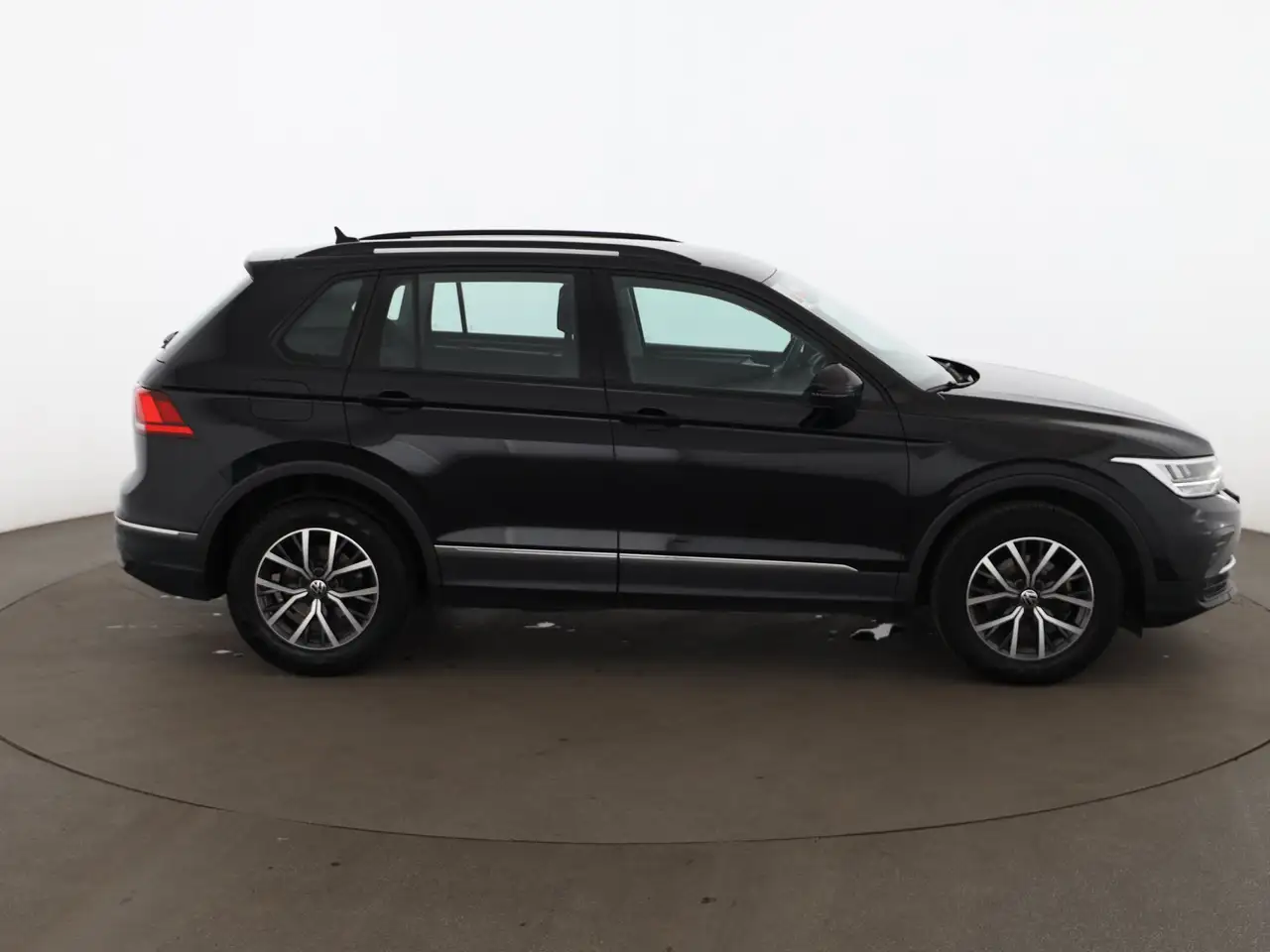 Volkswagen Tiguan 2.0 TDI Life Aut LED AHK RADAR NAVI R-CAM, миниатюра 4