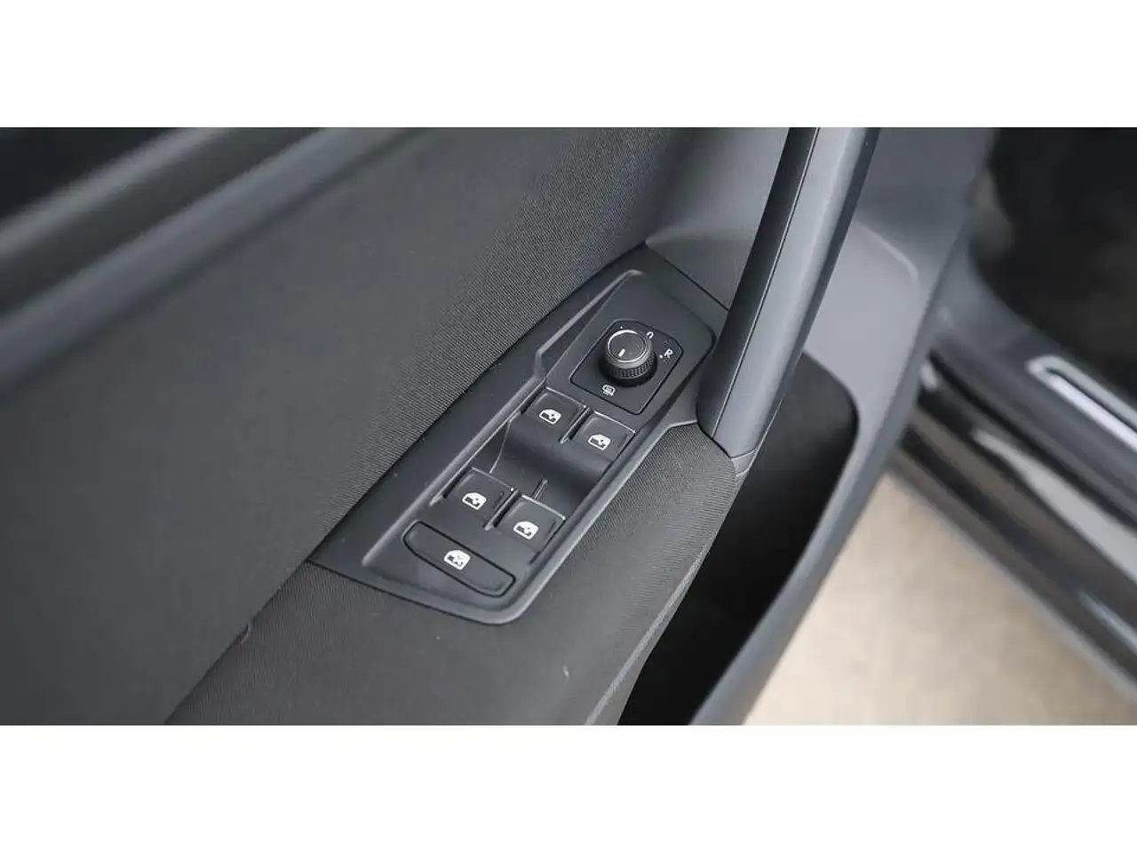 Volkswagen Tiguan 2.0 TDI Life Aut LED AHK RADAR NAVI R-CAM, миниатюра 24