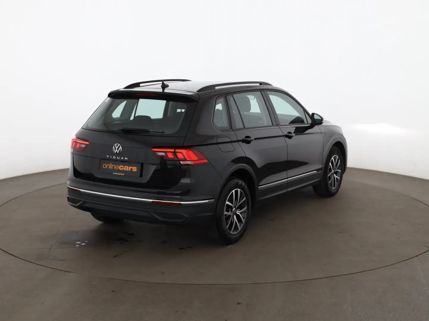 Volkswagen Tiguan 2.0 TDI Life Aut LED AHK RADAR NAVI R-CAM Schwarz - 2