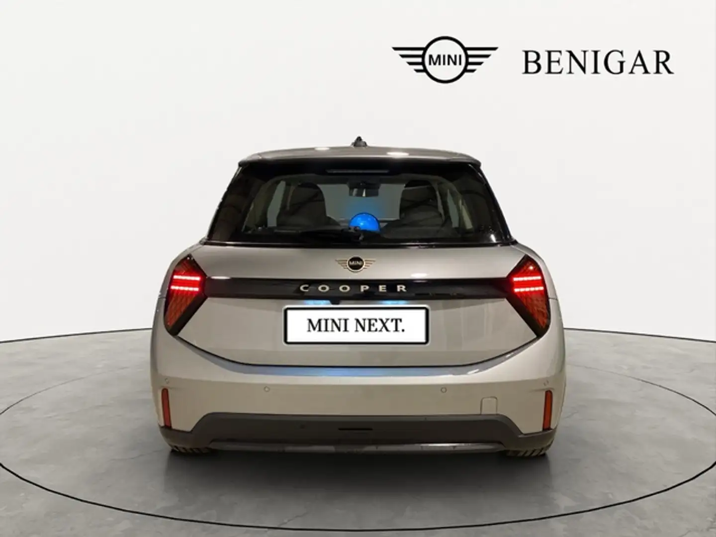MINI Cooper 3 Puertas C Essential Aut. Plateado - 2