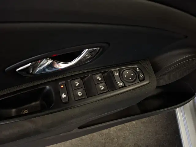 Renault Megane view 11