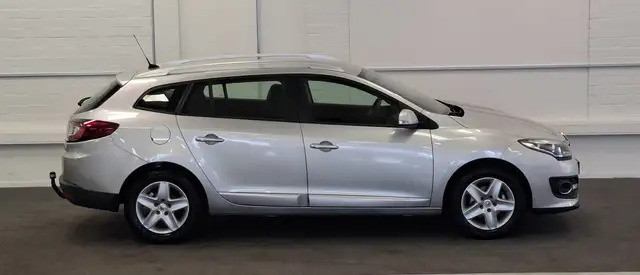 Renault Megane view 5