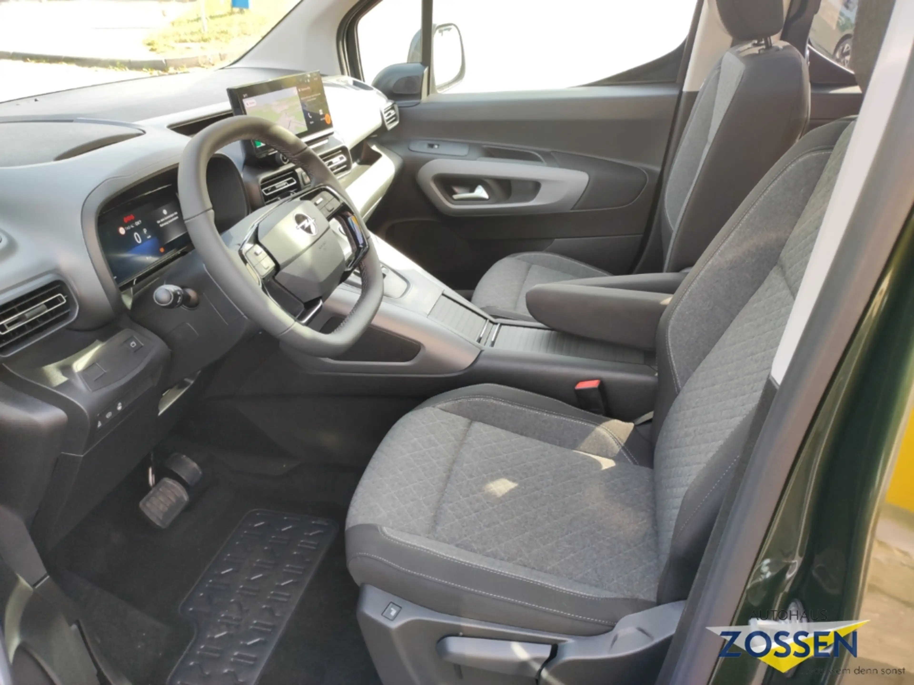 Opel Combo Life GS+Matrix LED+Panorama+AHZV — photo 13