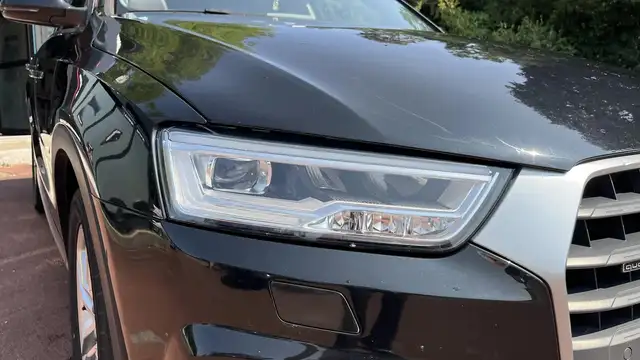 Audi Q3 view 10