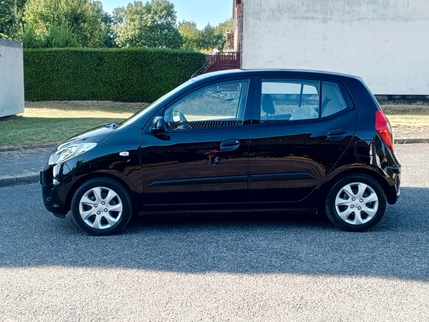 Hyundai i10 Classic*wenig km*Klima*Automatik*TÜV NEU* Schwarz - 2