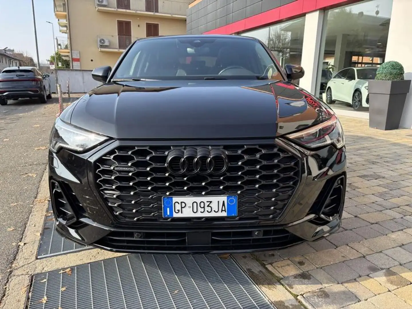 Audi Q3 SPB 2.0 TDI 150CV NAVI-TETTO-APPS-RETROCAMERA-20'' Nero - 2