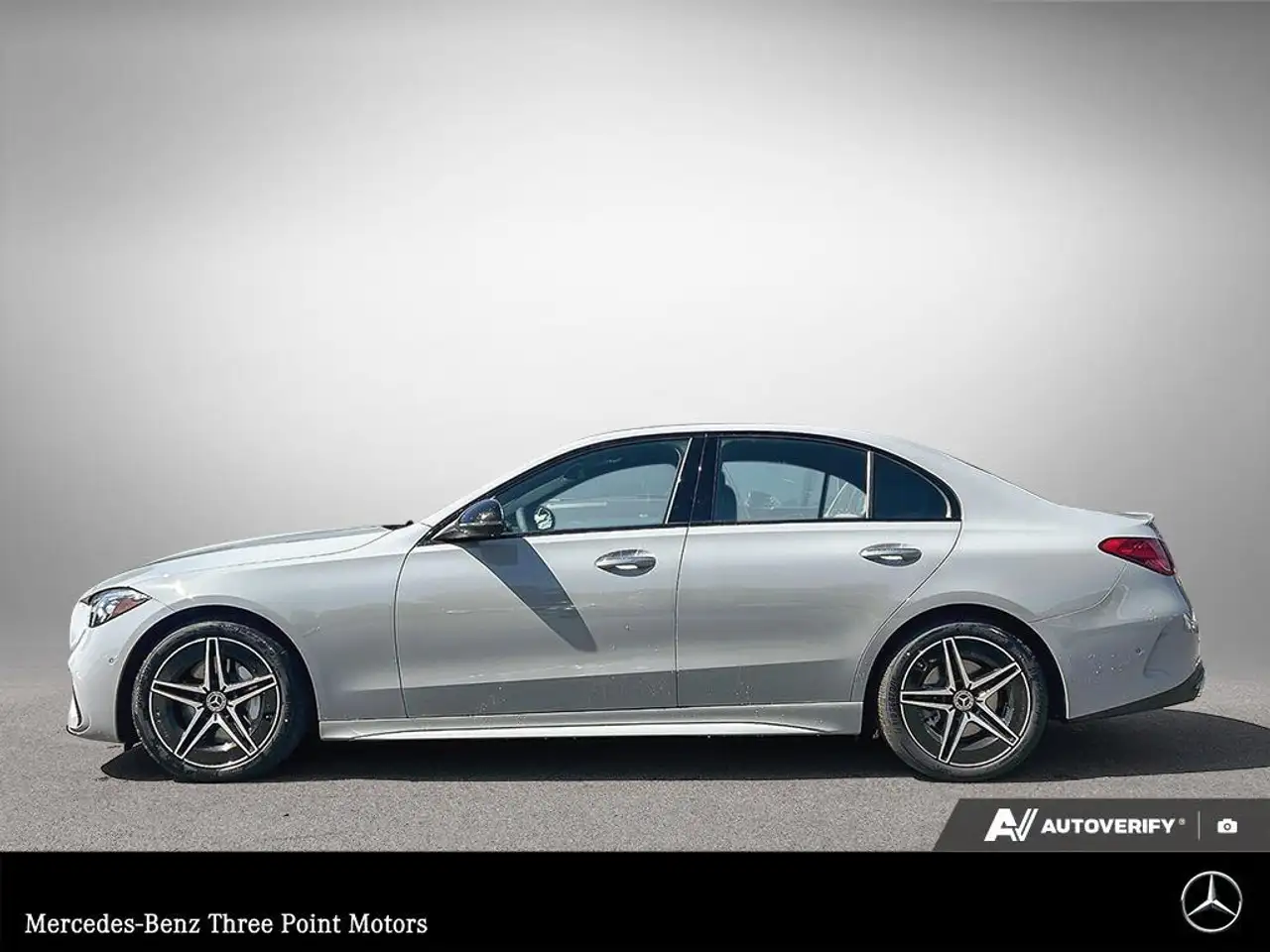 Mercedes-Benz C-Class снимка Mercedes-Benz C-Class