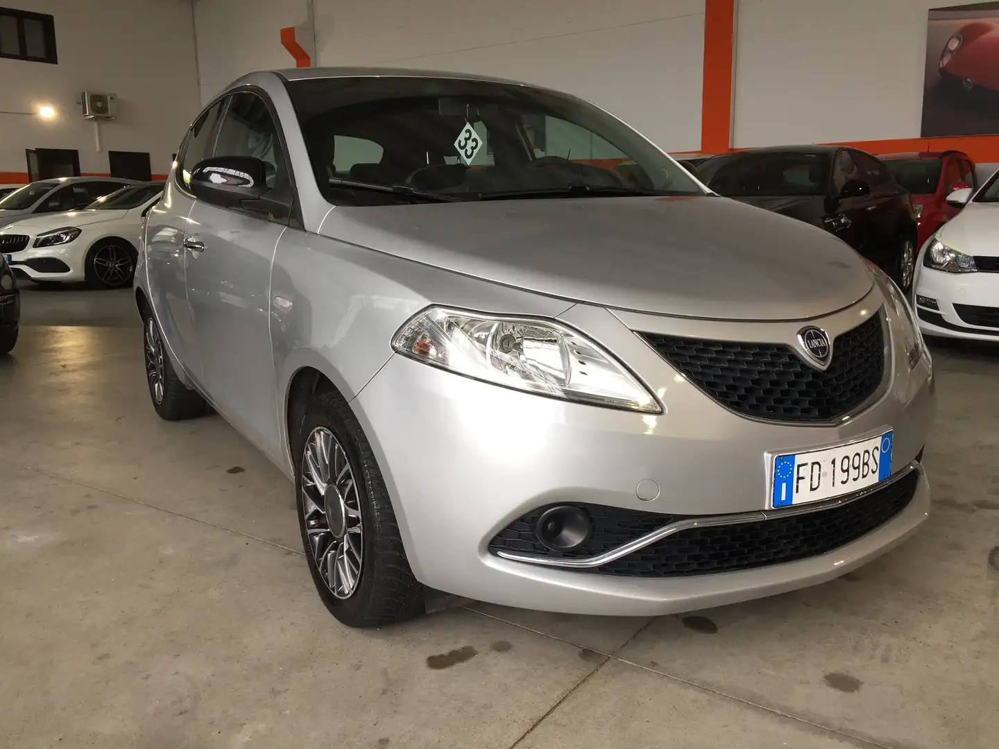 Lancia Ypsilon Ypsilon 1.2 Gold 69cv Gris - 1