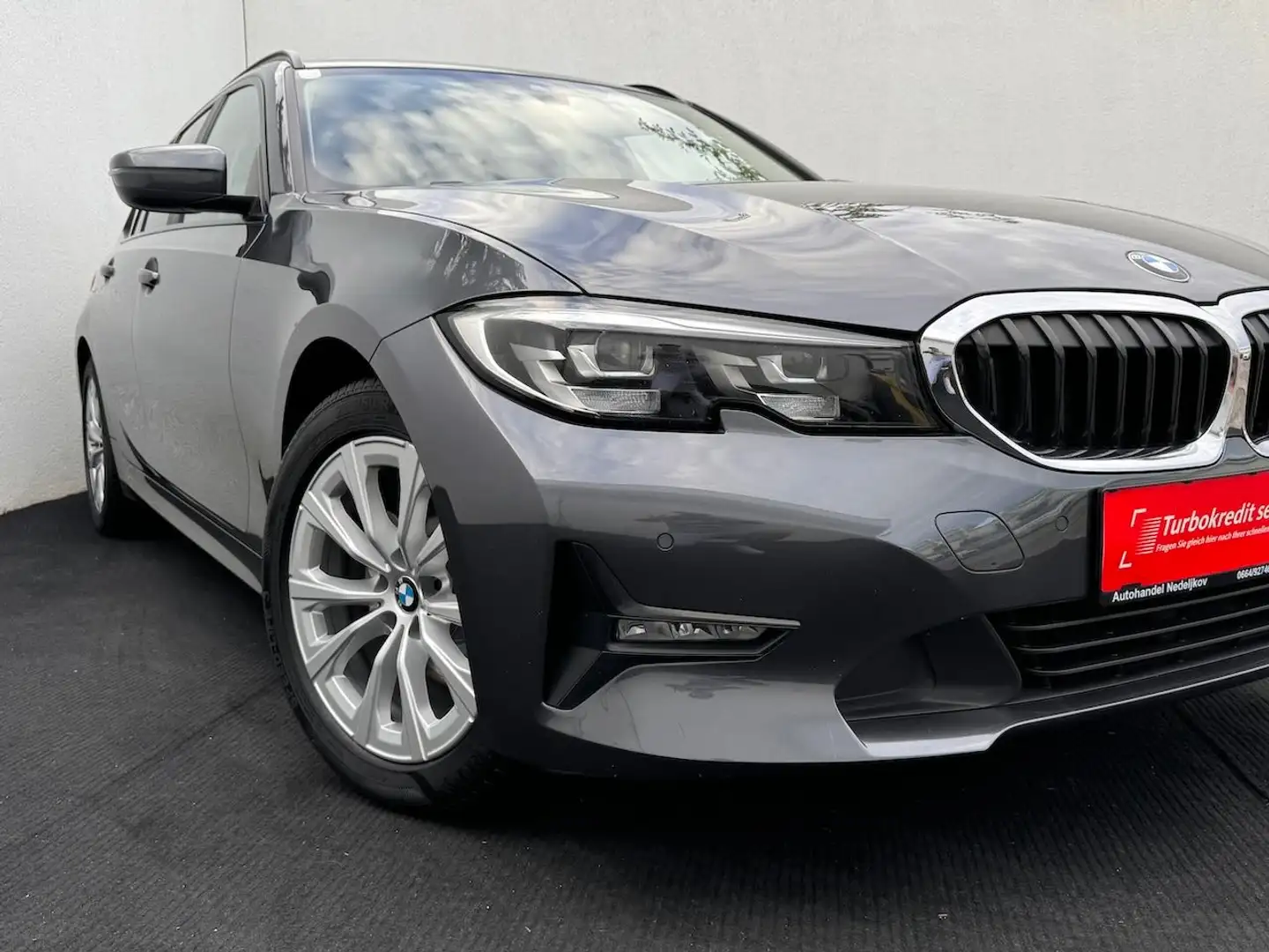 BMW 320 320d xDrive Aut. Touring Advantage//1.BESITZ// Grau - 2