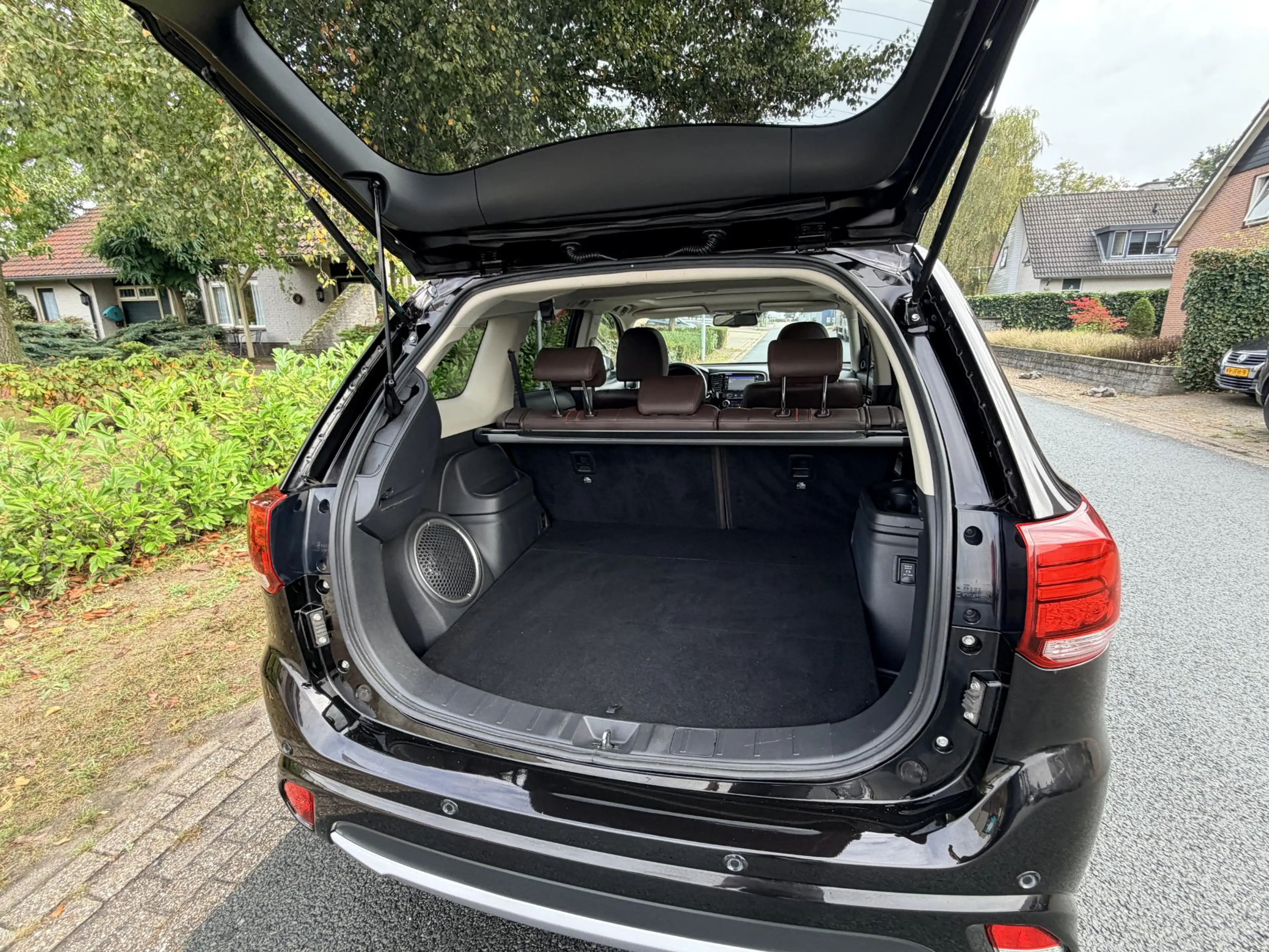 Mitsubishi Outlander 2.0 PHEV instyle+Exclusive 203PK Leder•ACC• — photo 25