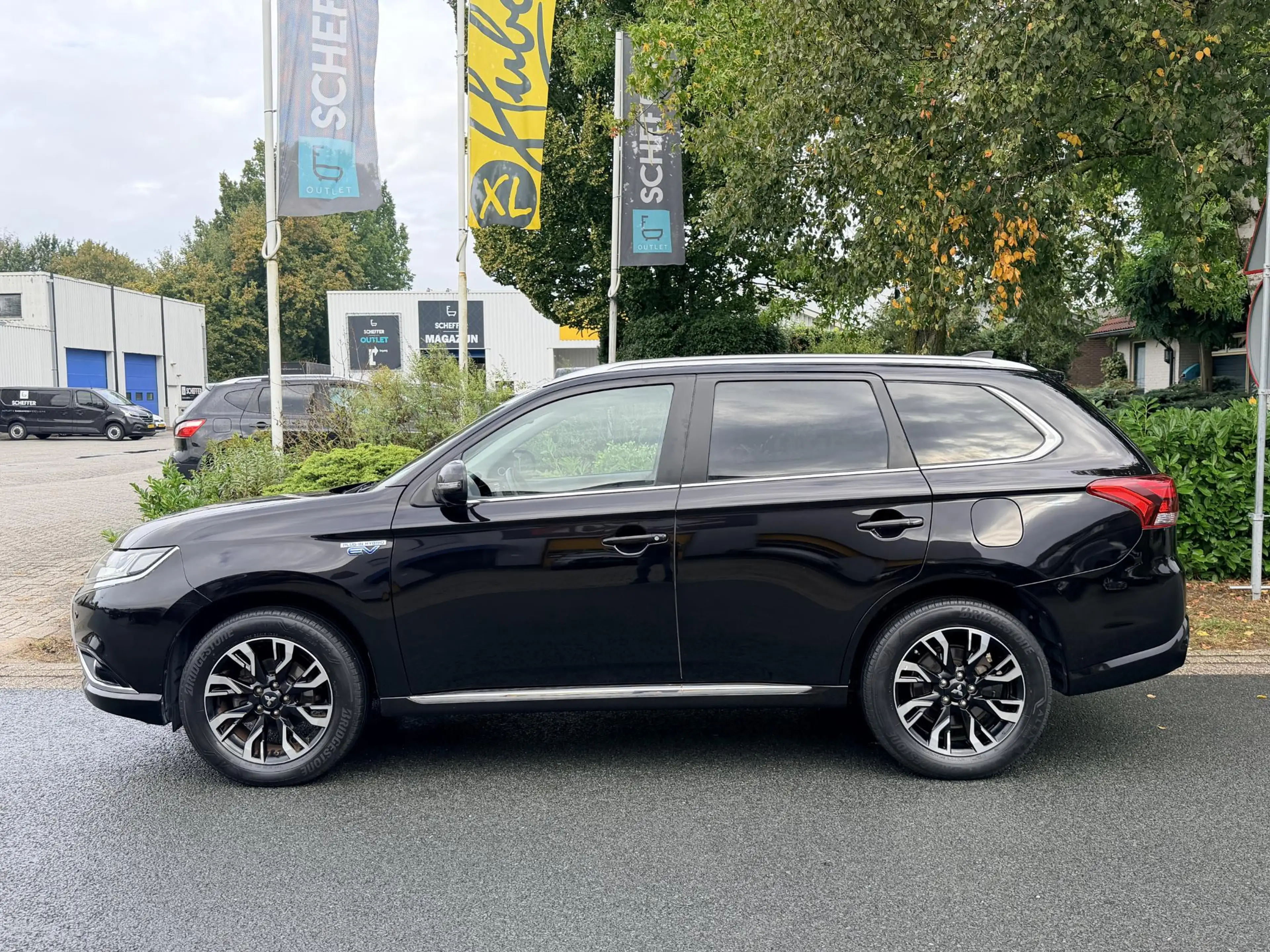 Mitsubishi Outlander 2.0 PHEV instyle+Exclusive 203PK Leder•ACC• — photo 2