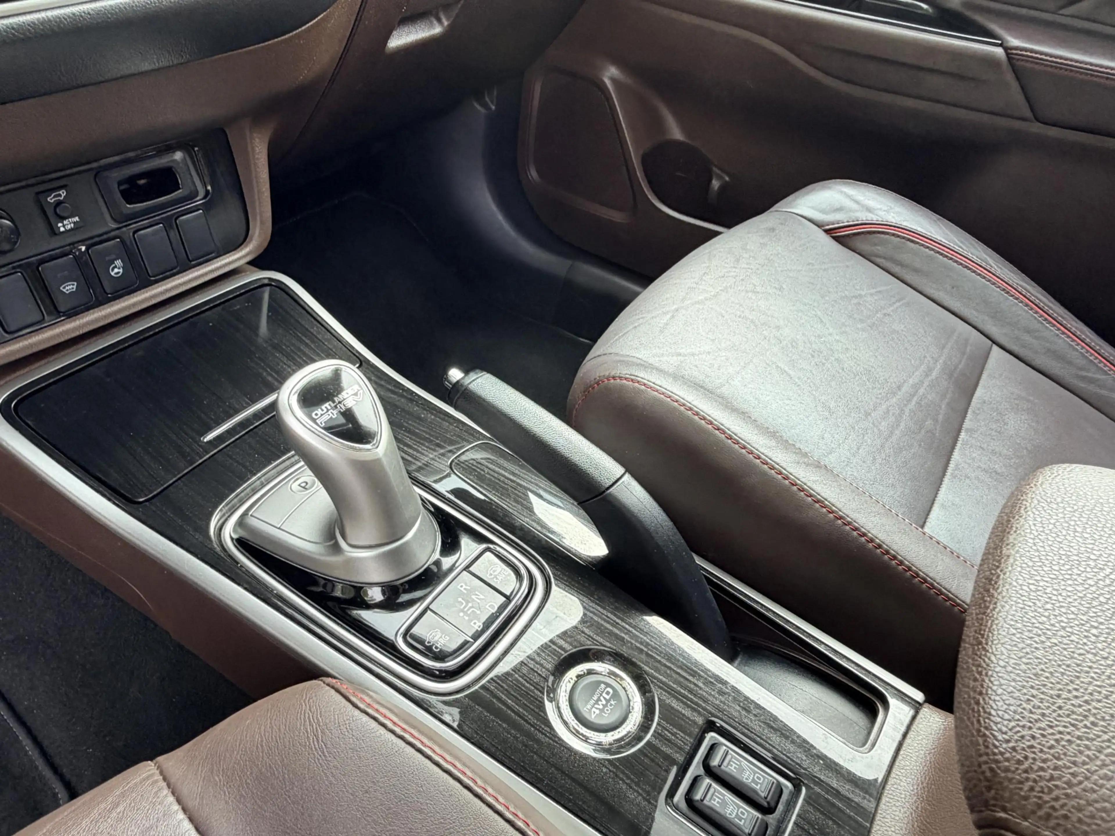 Mitsubishi Outlander 2.0 PHEV instyle+Exclusive 203PK Leder•ACC• — photo 20