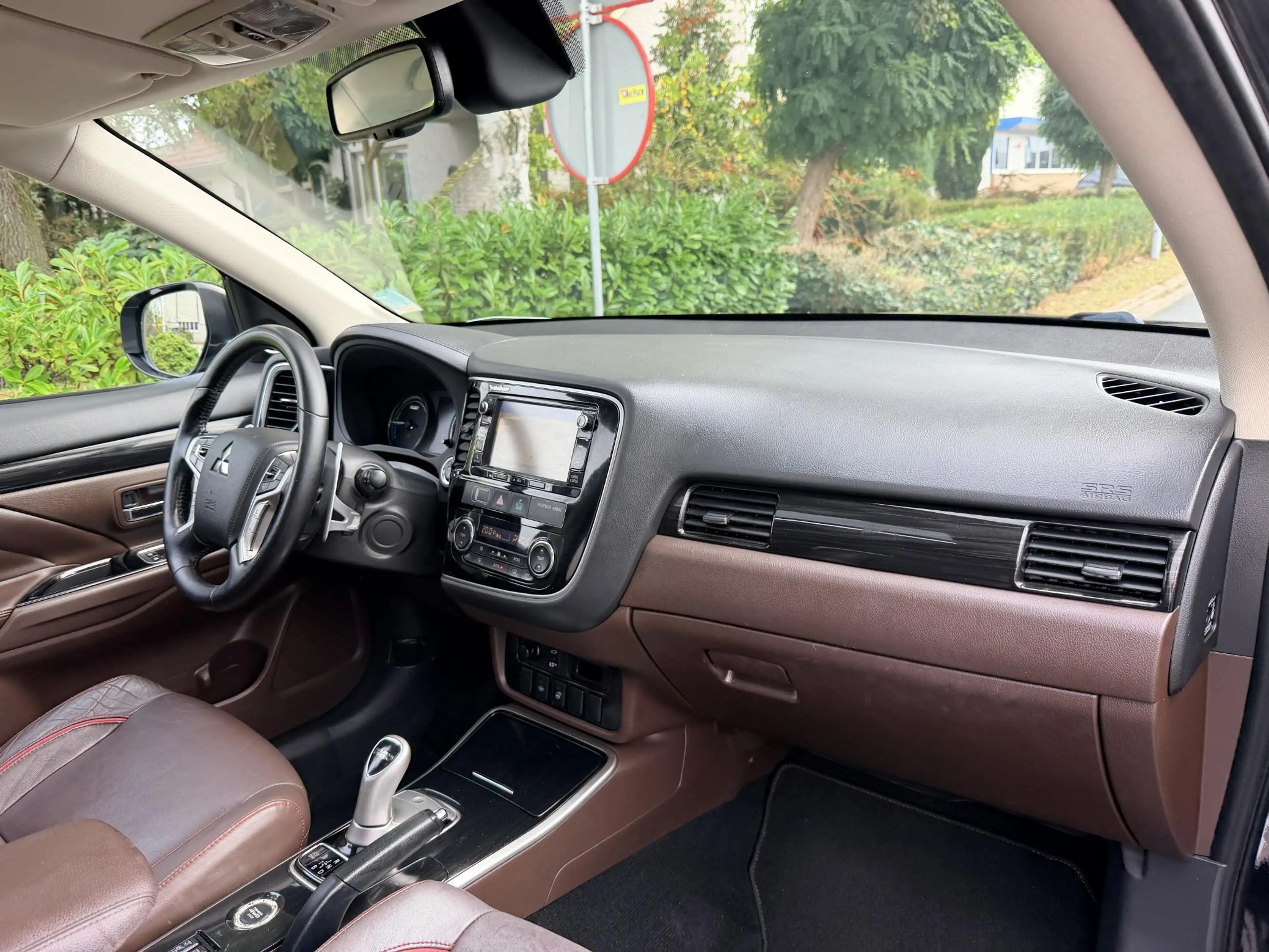 Mitsubishi Outlander 2.0 PHEV instyle+Exclusive 203PK Leder•ACC• — photo 29