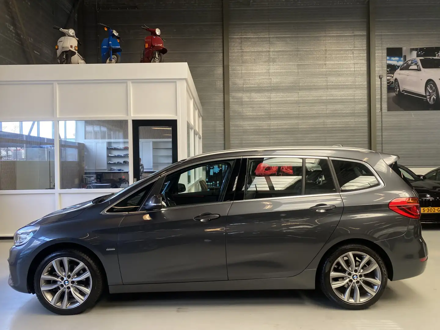 BMW 218 2-serie Gran Tourer 218i Corporate Lease High Exec Grijs - 2