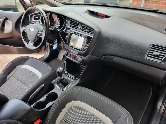 Kia Ceed view 22
