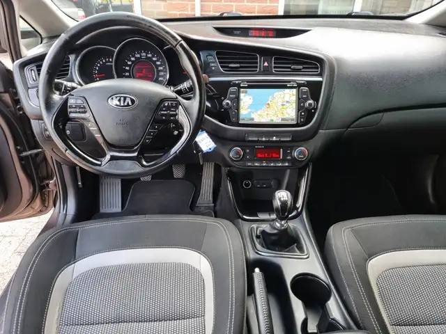 Kia Ceed view 6