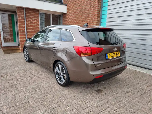 Kia Ceed view 3