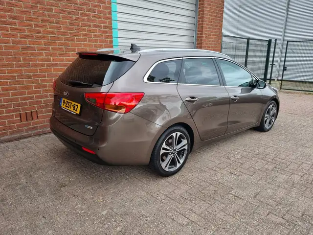 Kia Ceed view 4