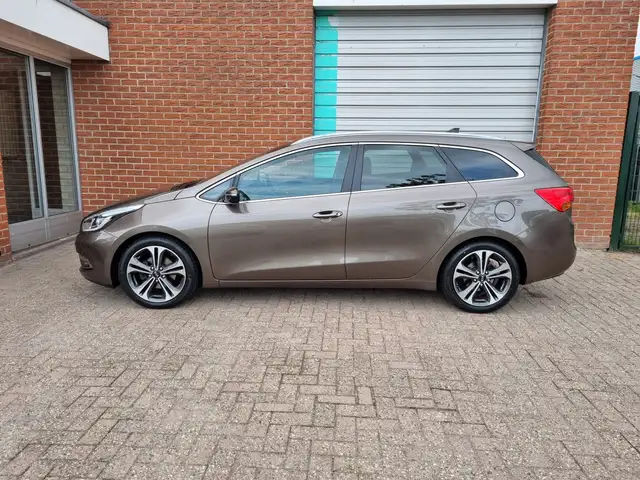 Kia Ceed view 9