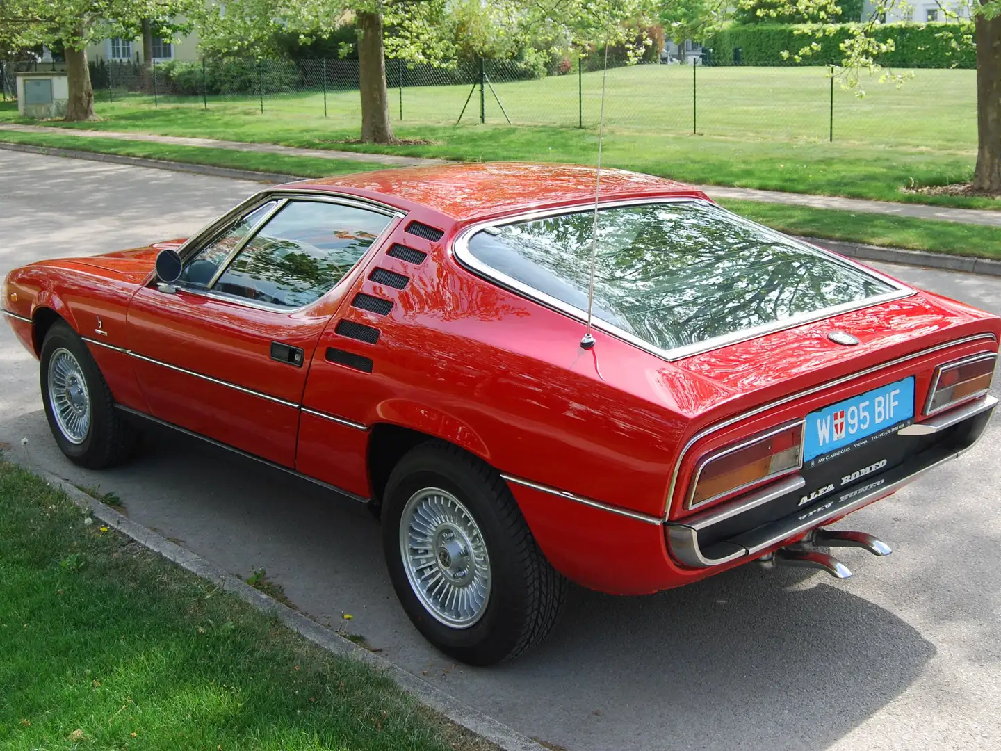 Alfa Romeo Montreal 105.64 Червоний - 2