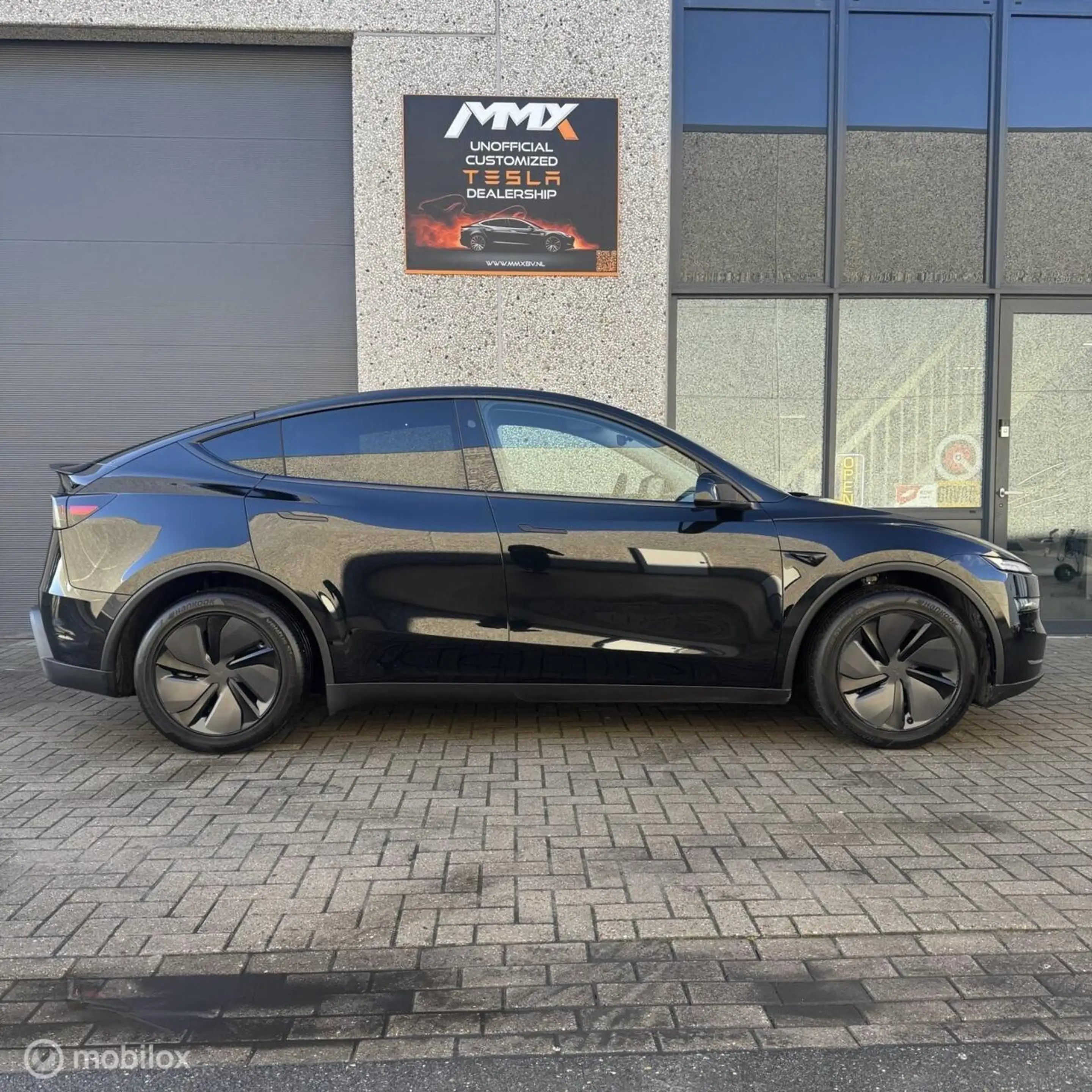 Tesla Model Y LONG RANGE RWD PREMIUM+ IAP + SOH 98.9% — photo 2