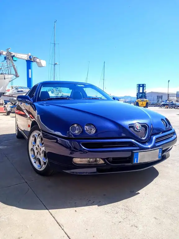 Alfa Romeo GTV 2002 из Европы — купить под ключ