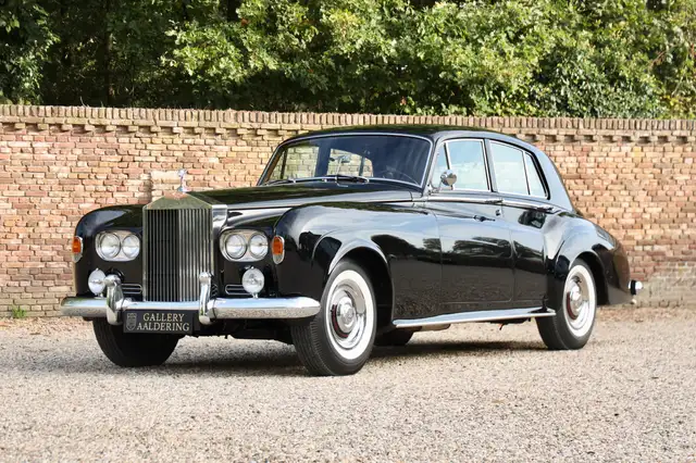 Rolls-Royce Cloud Silver III "With Radford cocktail cabinets" Only 2