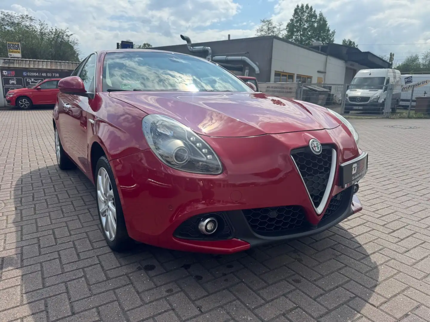 Alfa Romeo Giulietta Super*TÜV NEU*GARANTIE*AHK* Rojo - 1