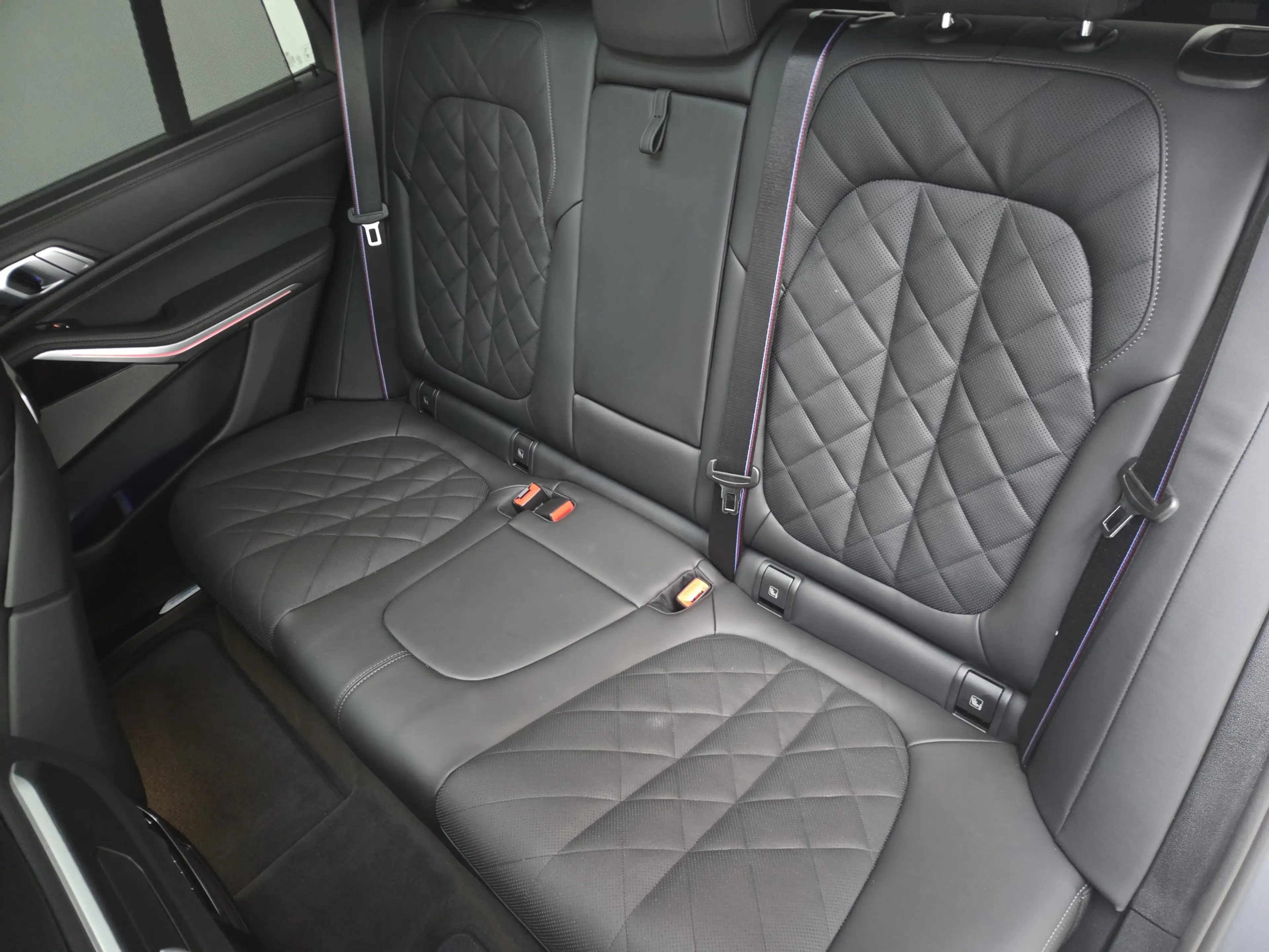 BMW X5 xDrive40i M Sport Pro 22Zoll AHK Pano Sitzlüft — photo 18