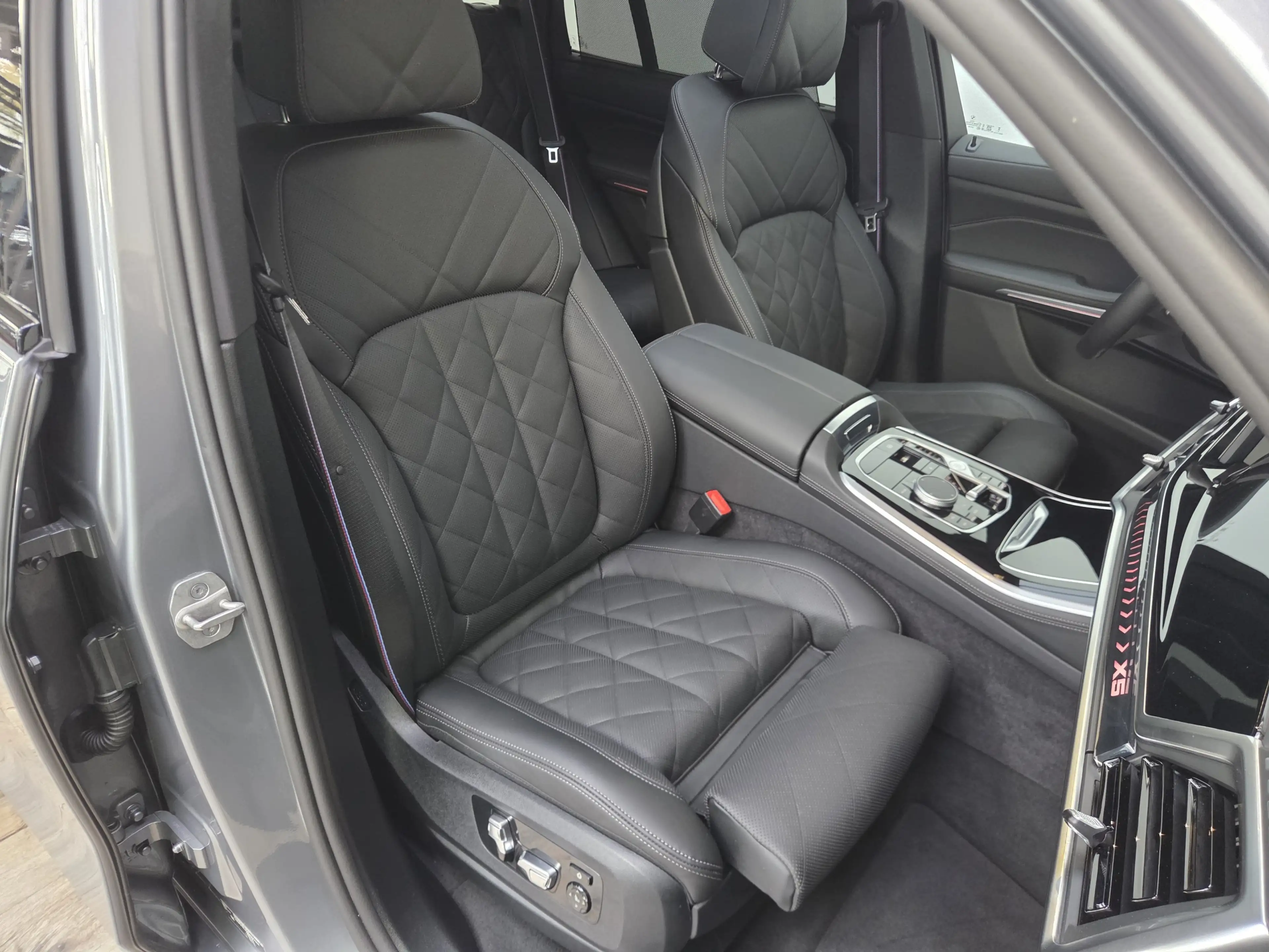 BMW X5 xDrive40i M Sport Pro 22Zoll AHK Pano Sitzlüft — photo 36