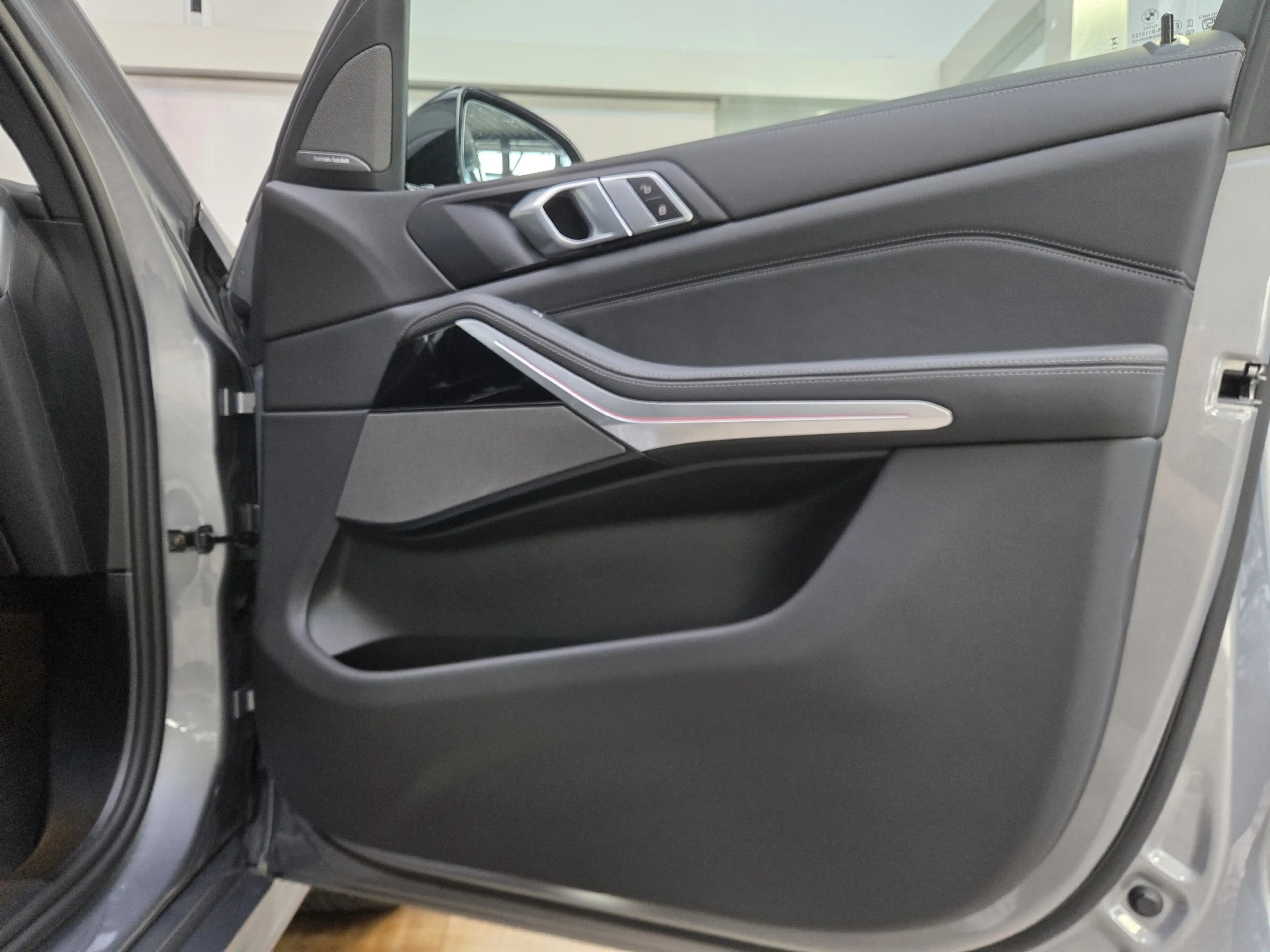 BMW X5 xDrive40i M Sport Pro 22Zoll AHK Pano Sitzlüft — photo 37