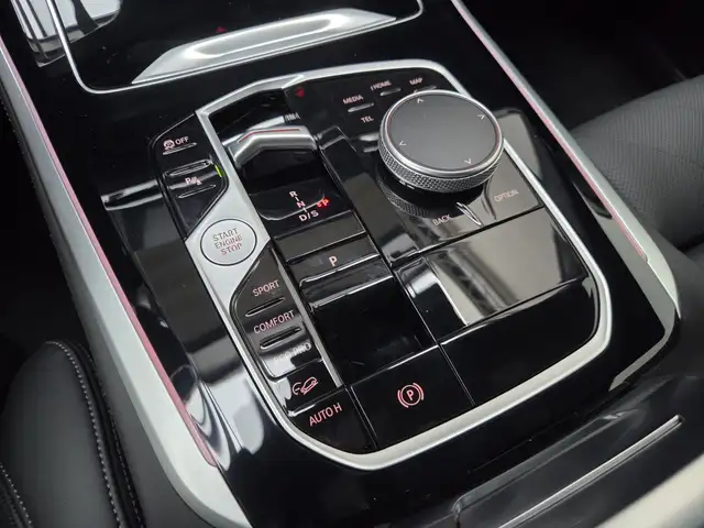 BMW X5 view 11