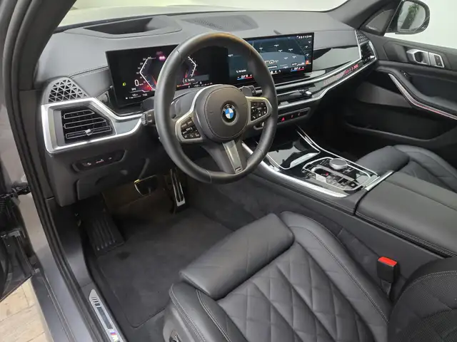 BMW X5 view 8