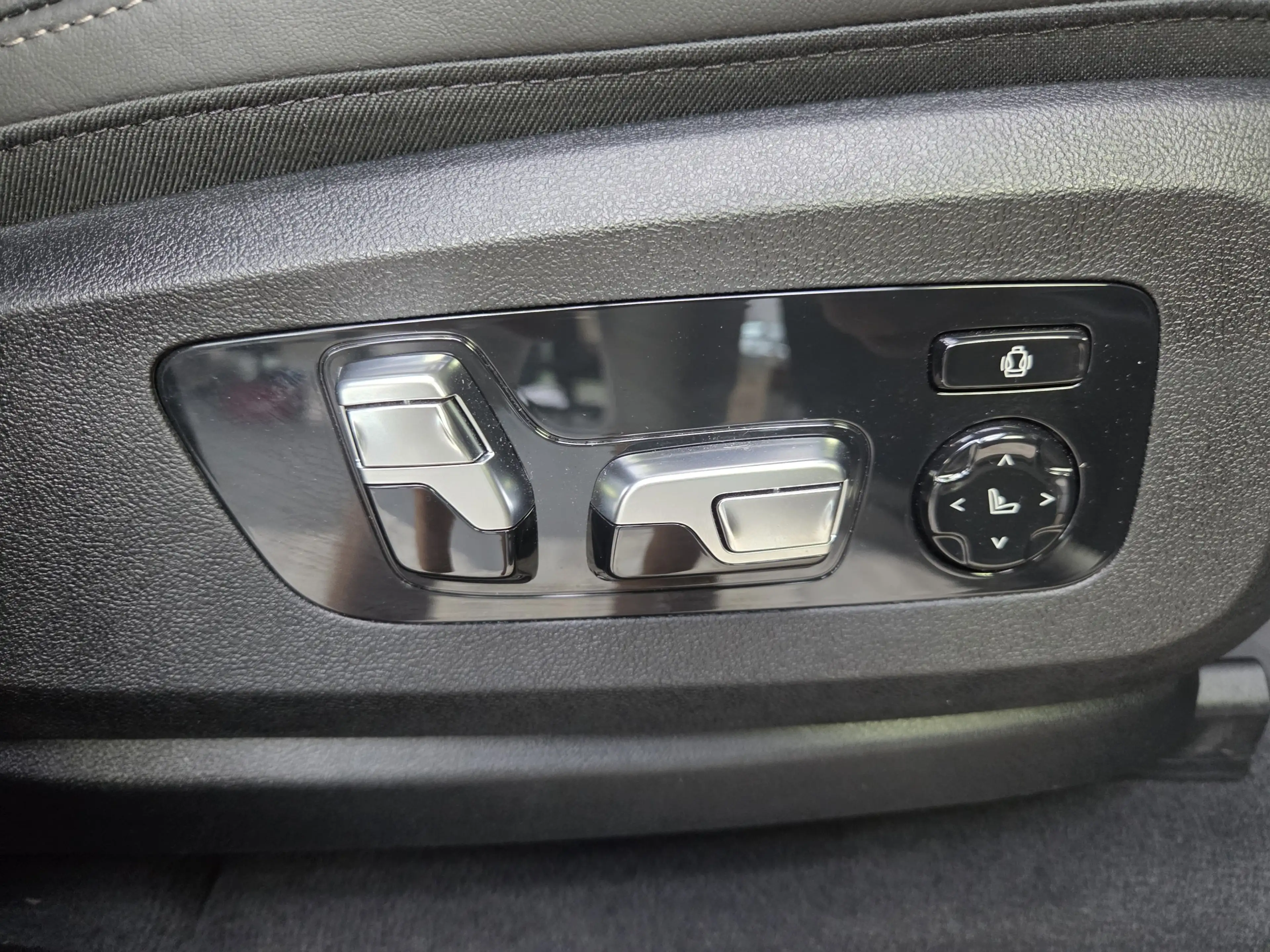 BMW X5 xDrive40i M Sport Pro 22Zoll AHK Pano Sitzlüft — photo 41