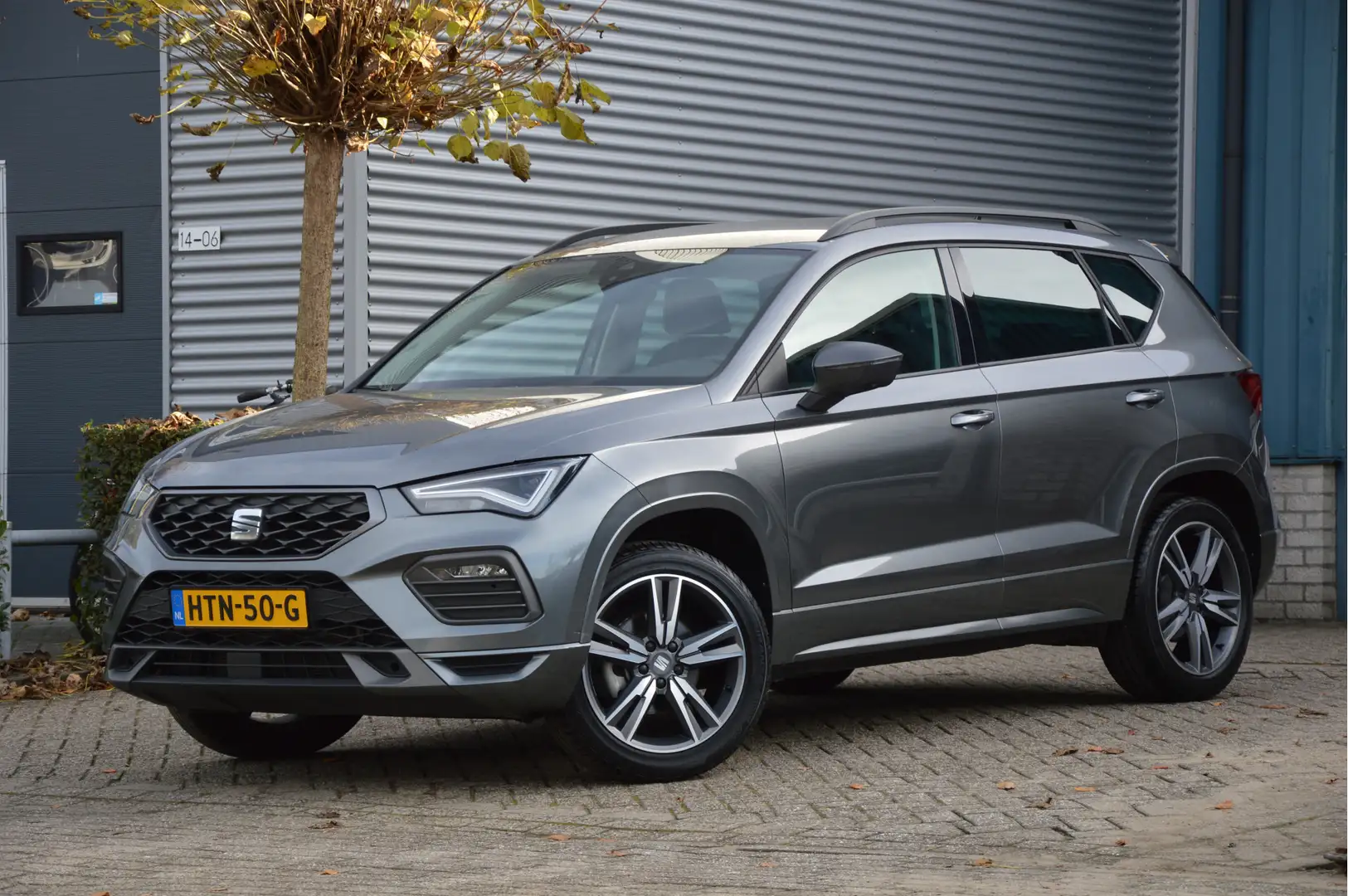SEAT Ateca 1.5 TSI FR AUTOMAAT | LED | CRUISE | VIRTUAL | KEY Grau - 1