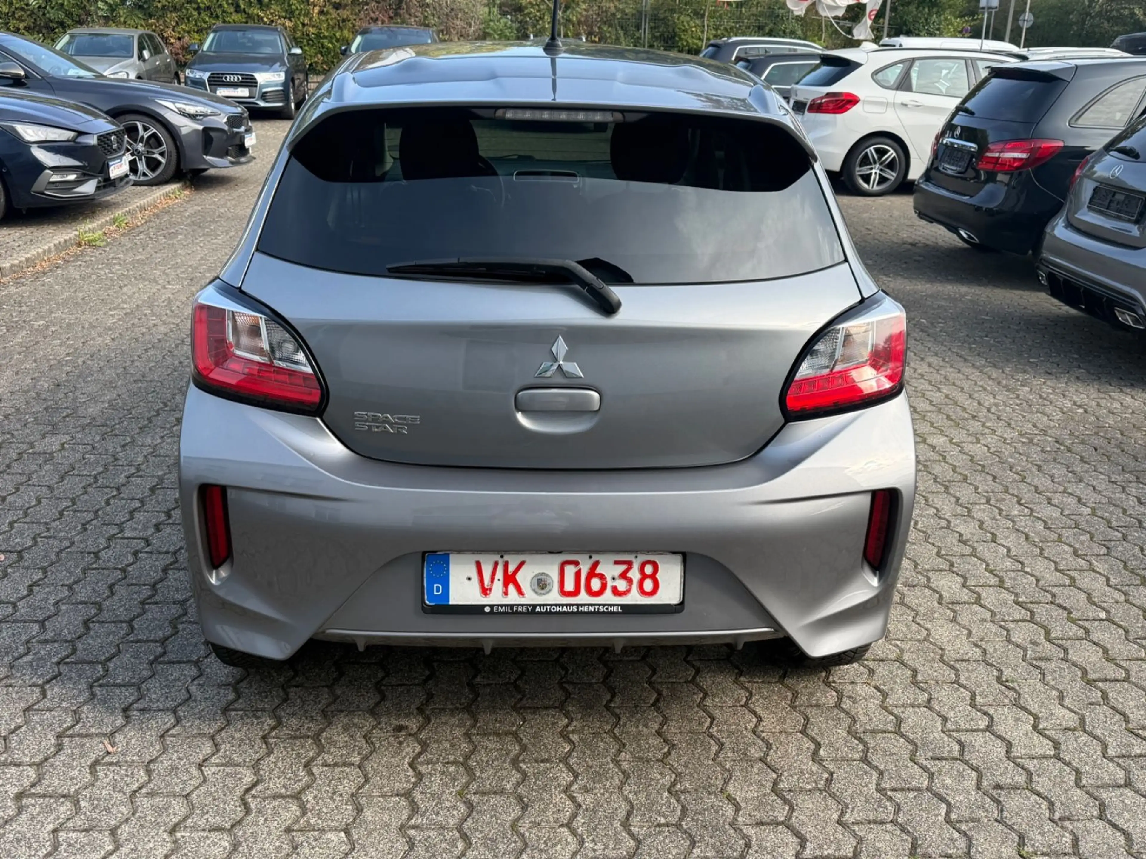 Mitsubishi Space Star Select+ Automatik Kamera Sitzheizung — photo 3