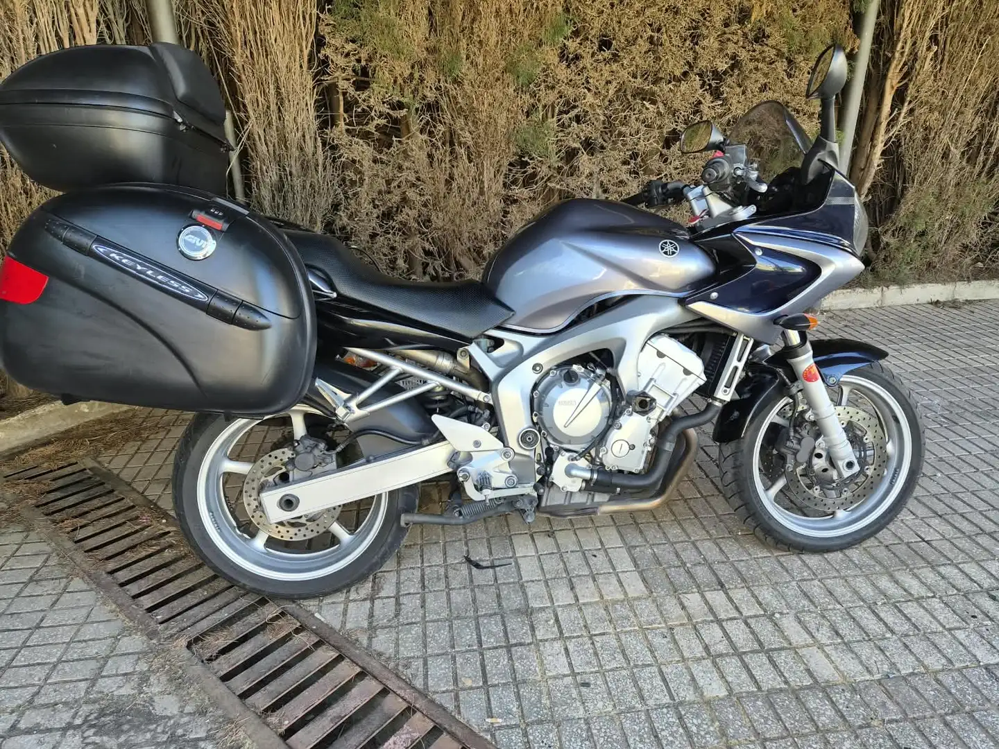 Yamaha FZ 6 s Negro - 1