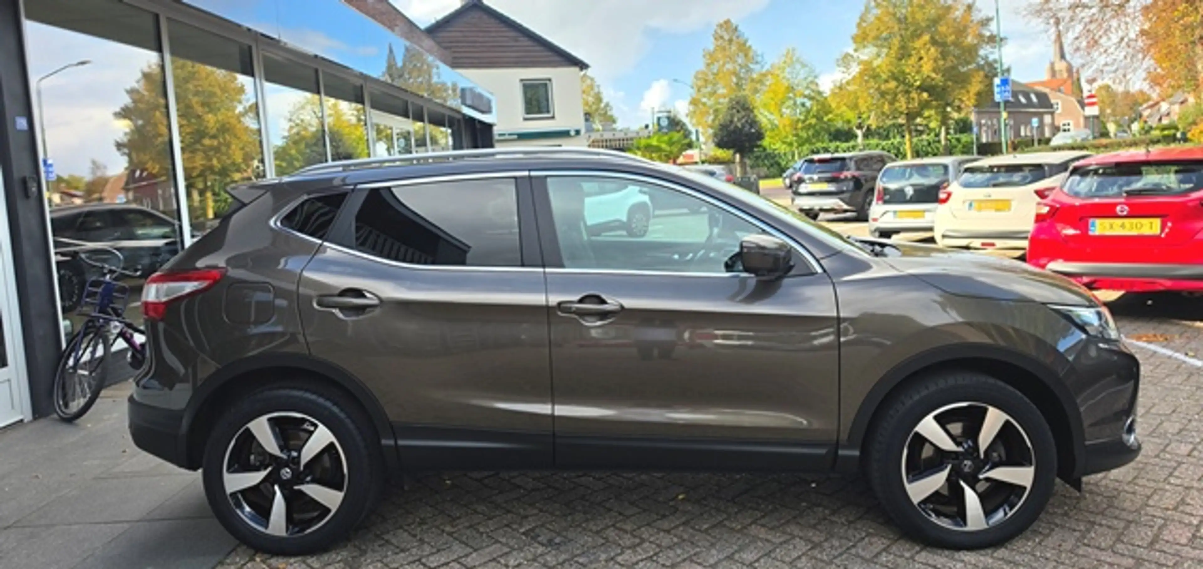 Nissan Qashqai 1.2 115PK DIG-Turbo N-Connecta - Design Pack - Tre — photo 2