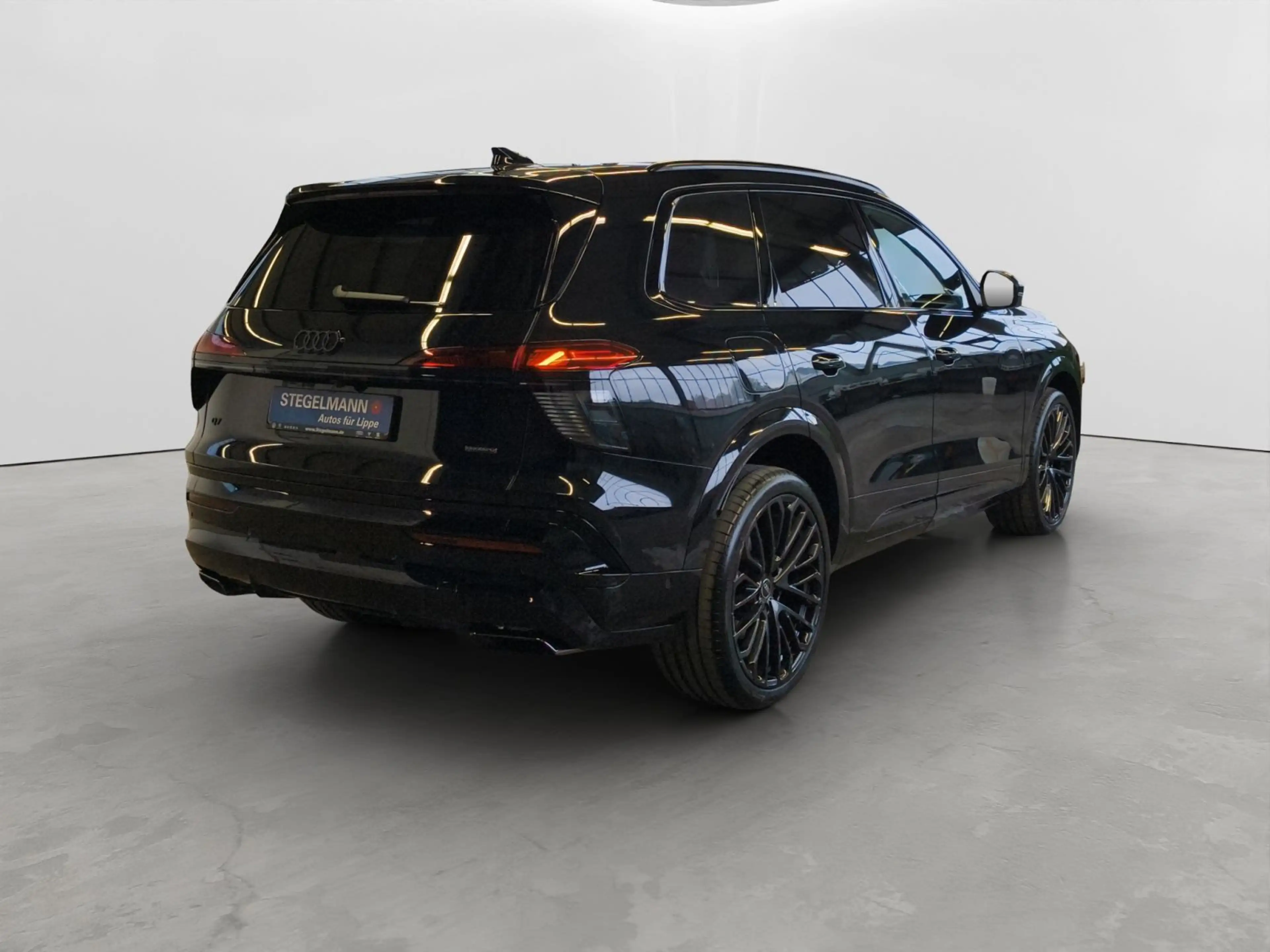 Audi Q7 SUV TDI quattro tiptronic AHK MASSAGE PANO 7 — photo 6