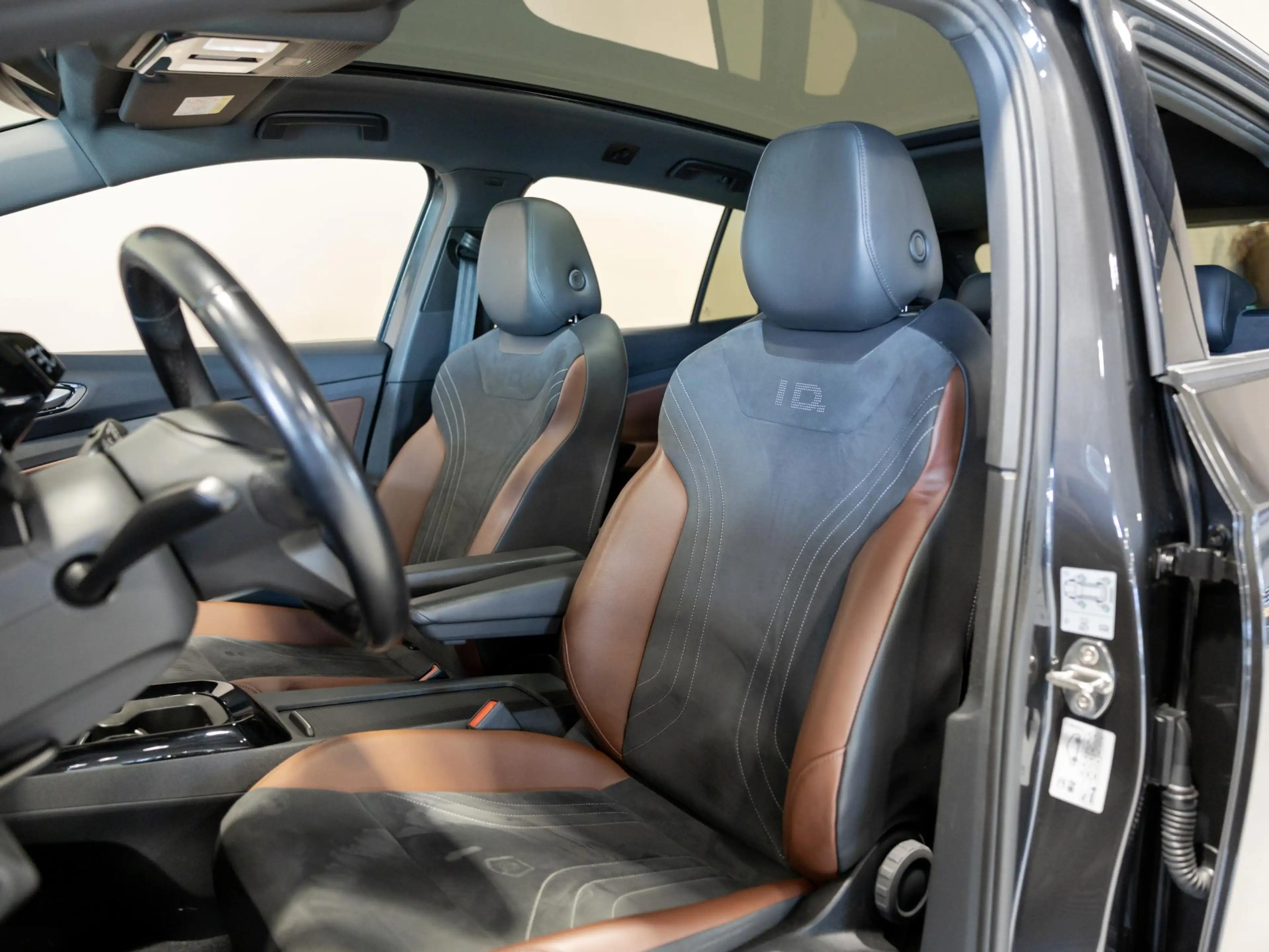 Volkswagen ID.4 Family 77 kWh / 204pk / Panorama dak / Trekhaak / — photo 9