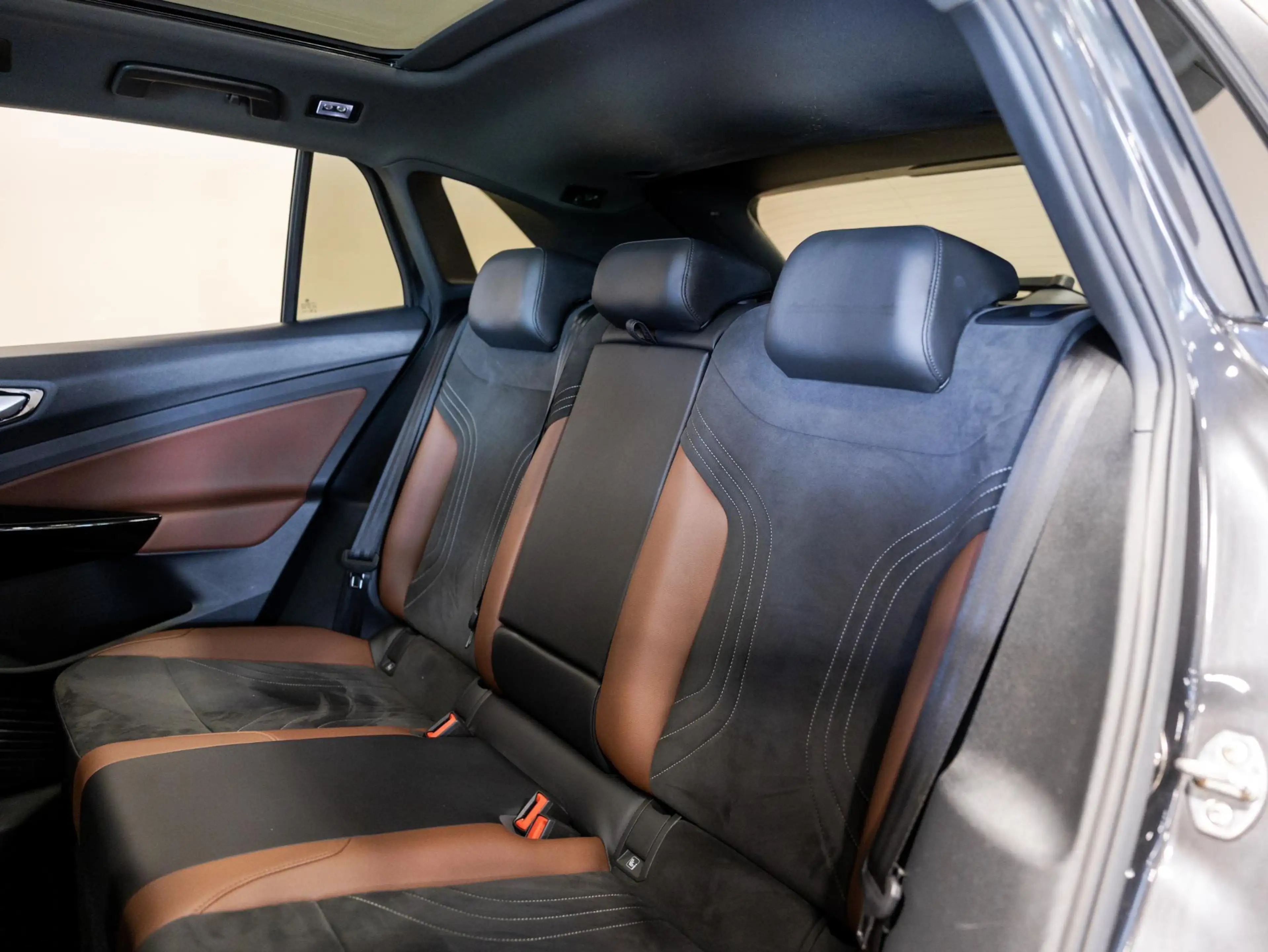 Volkswagen ID.4 Family 77 kWh / 204pk / Panorama dak / Trekhaak / — photo 10
