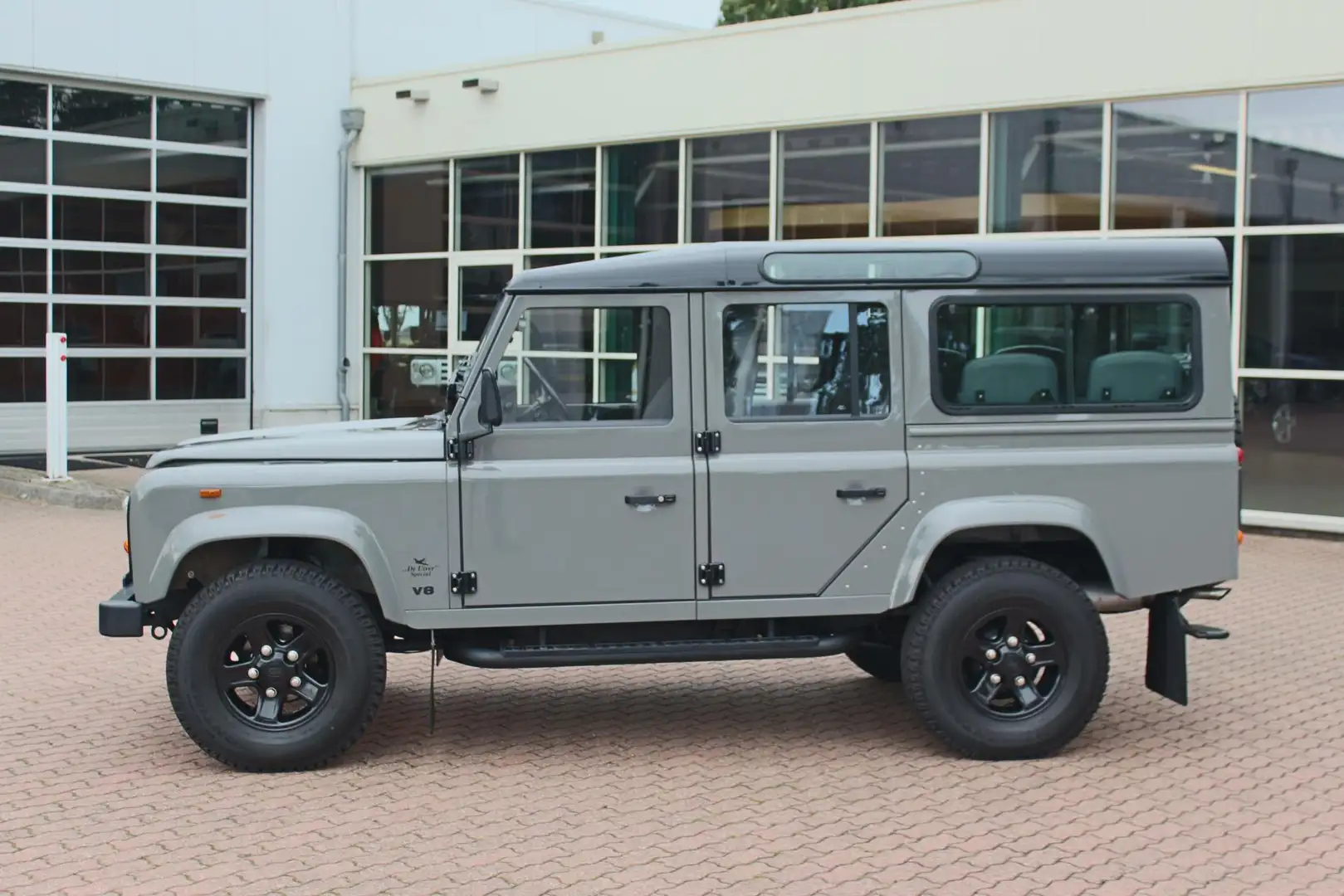 Land Rover Defender 3.5 V8 ST WGN 110 4WD "De Uiver" Special Volledig Grau - 2