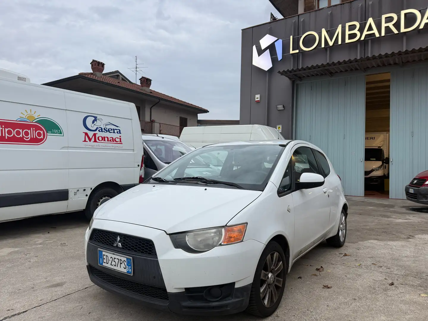 Mitsubishi Colt Colt VIII 2009 3p 1.1 In Blanc - 1