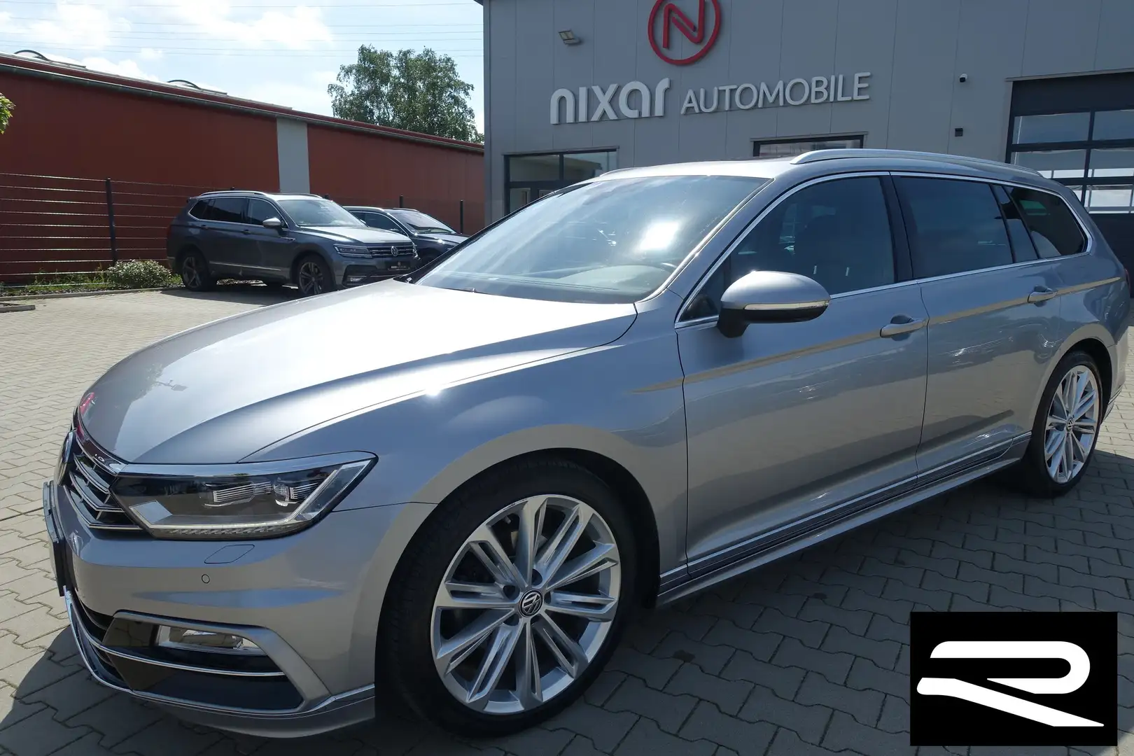 Volkswagen Passat Variant Passat 2,0 TDI Variant DSG/3x R-Line/Ultra Voll Gris - 1